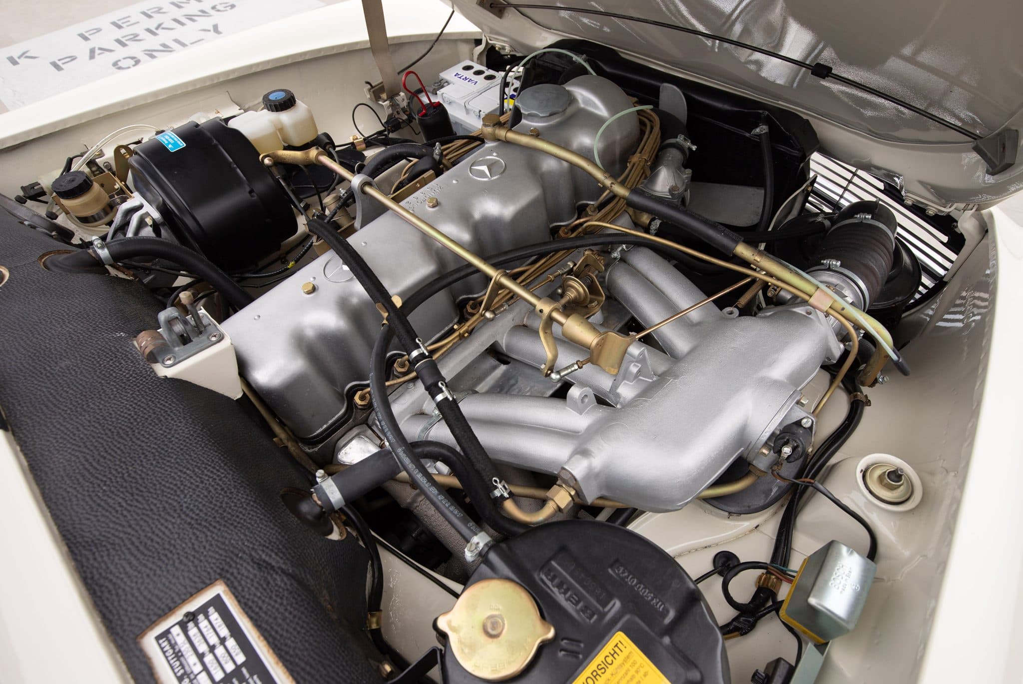 1965 Mercedes-Benz 230SL — Motor