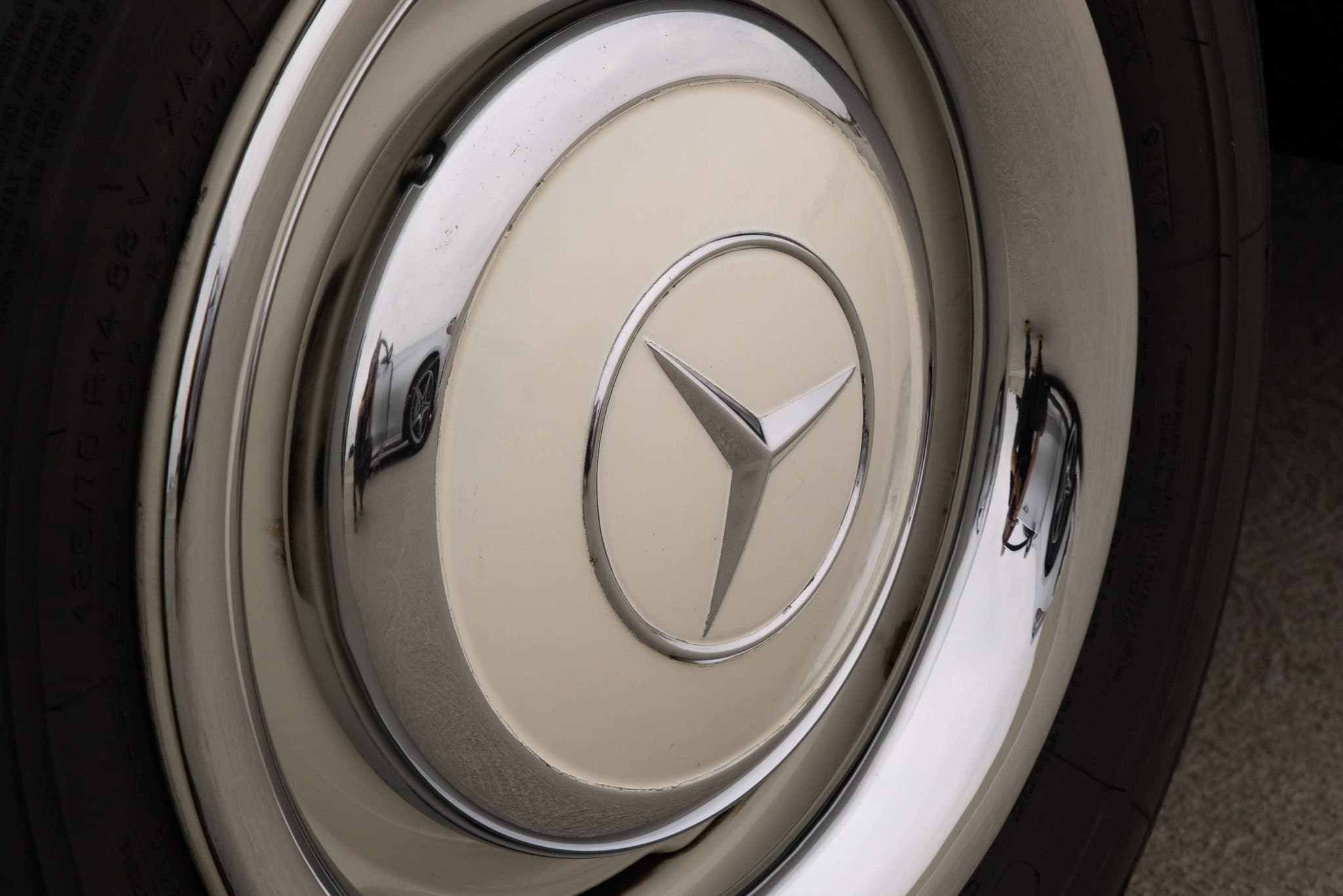1965 Mercedes-Benz 230SL — Exterior