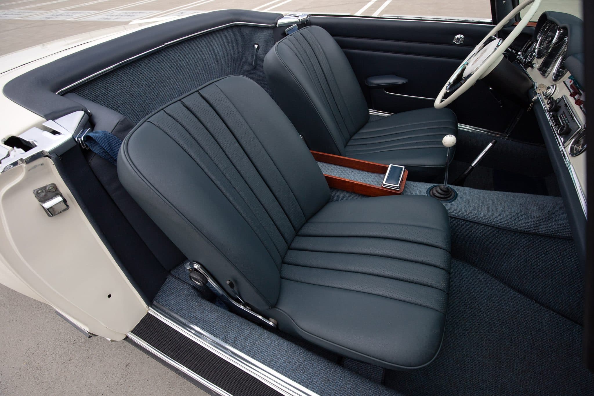 1965 Mercedes-Benz 230SL — Interior