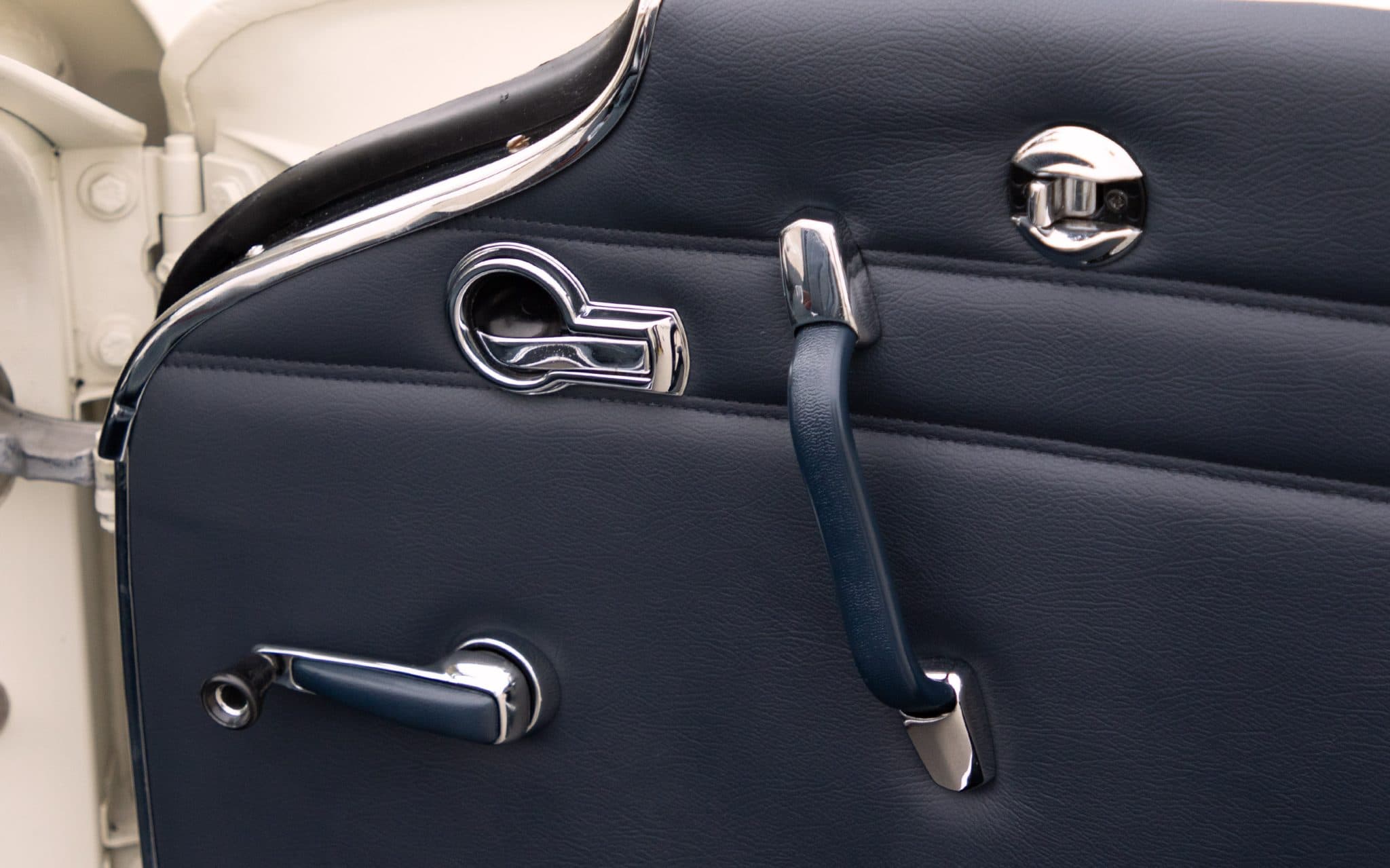 1965 Mercedes-Benz 230SL — Interior
