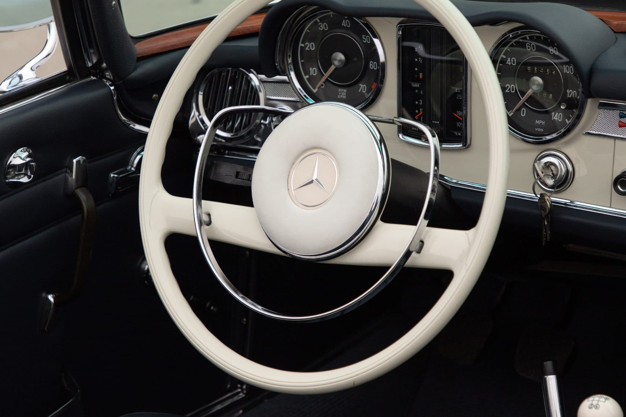 1965 Mercedes-Benz 230SL — Interior