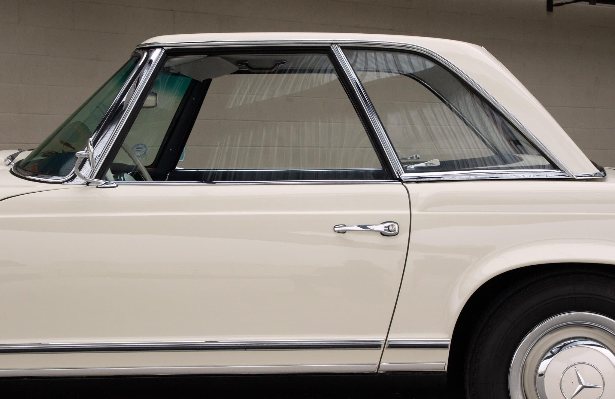 1965 Mercedes-Benz 230SL — Interior