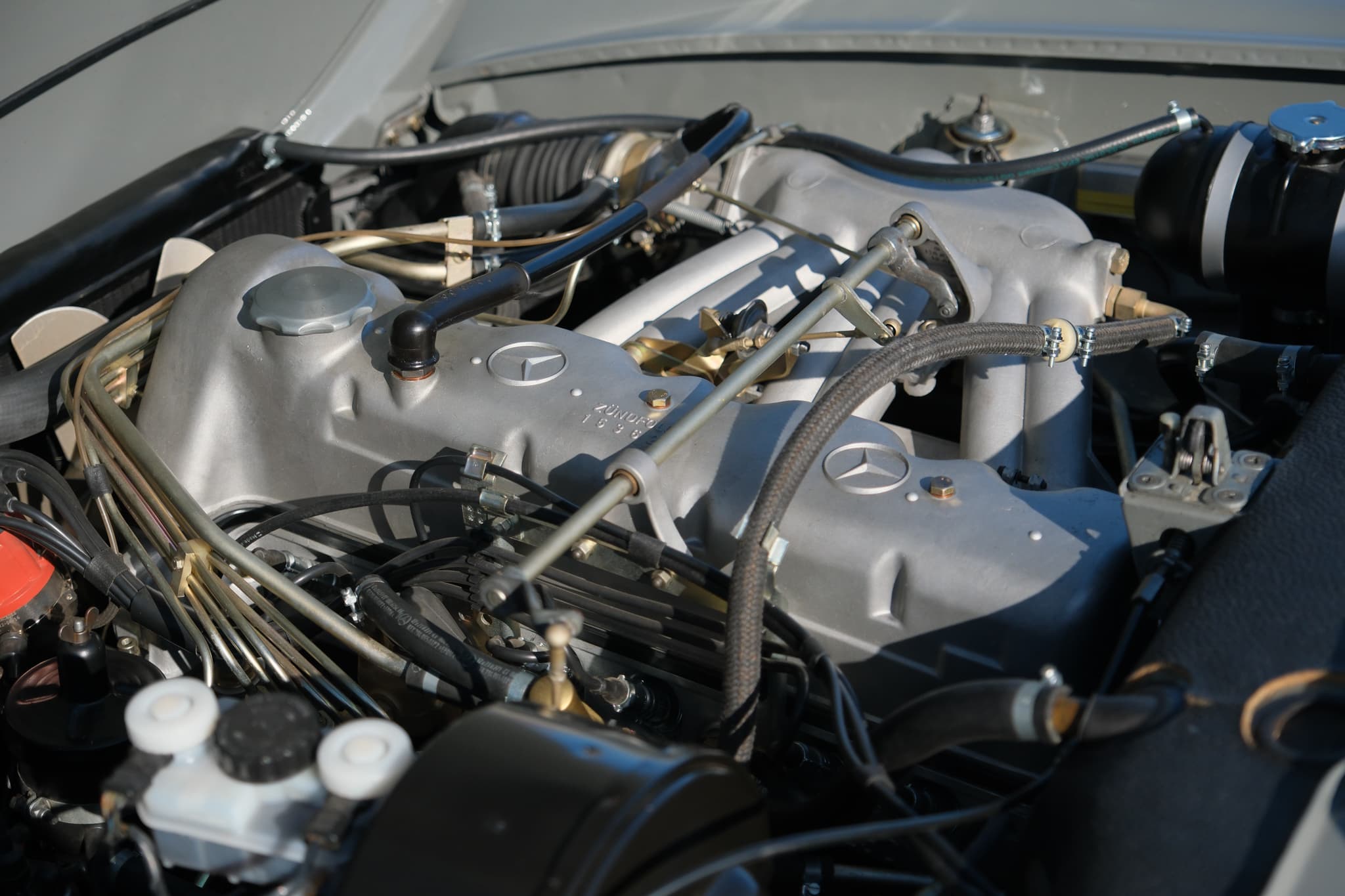1967 Mercedes-Benz 250SL — Motor
