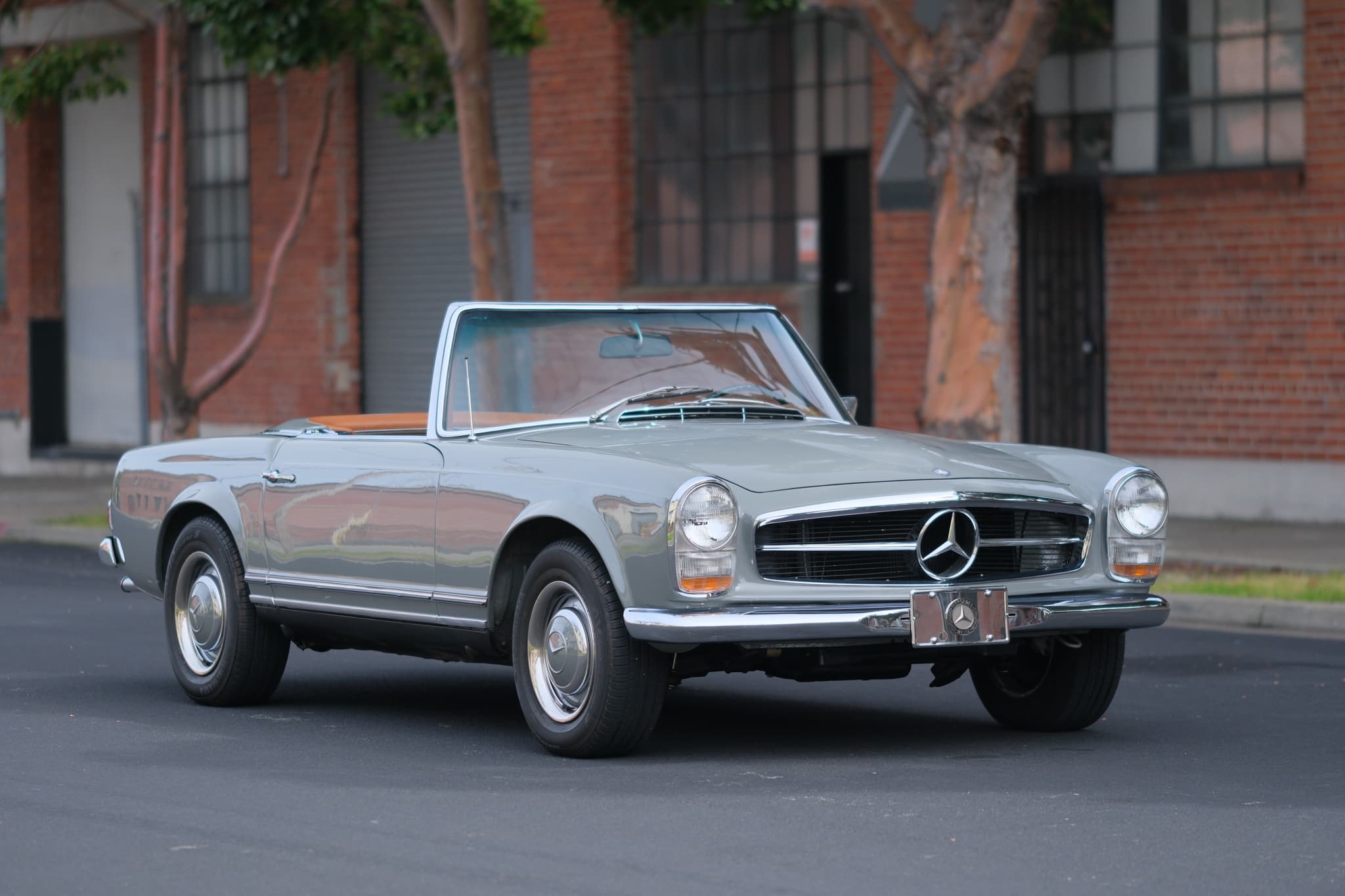 1967 Mercedes-Benz 250SL — Exterior