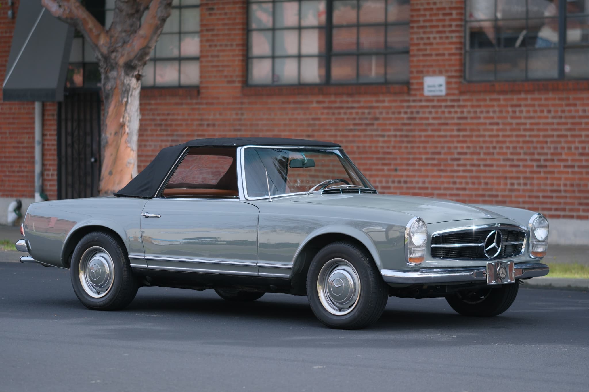 1967 Mercedes-Benz 250SL — Exterior