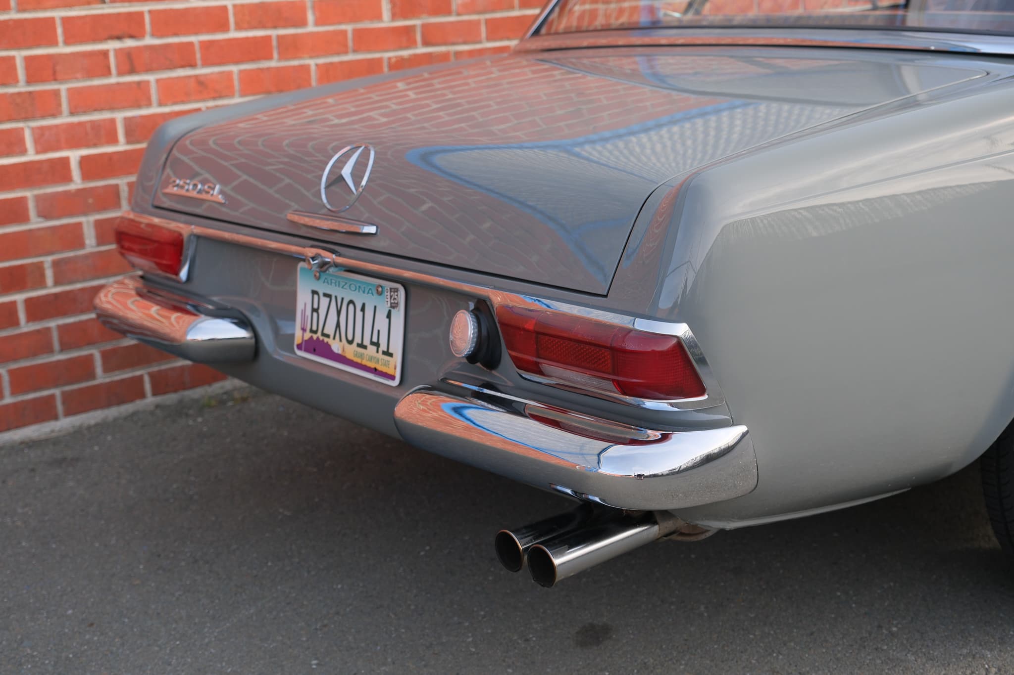 1967 Mercedes-Benz 250SL — Exterior