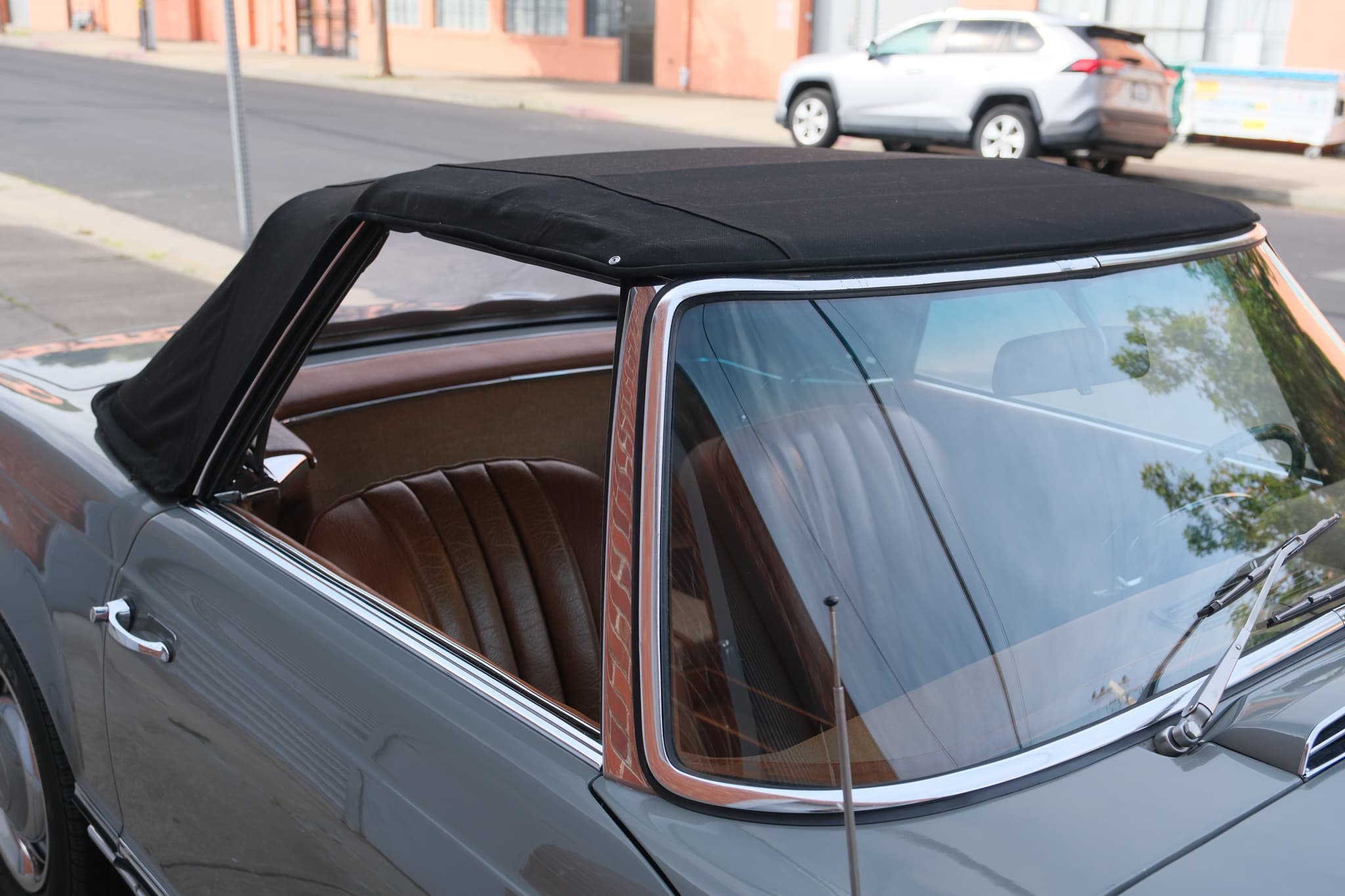 1967 Mercedes-Benz 250SL — Exterior