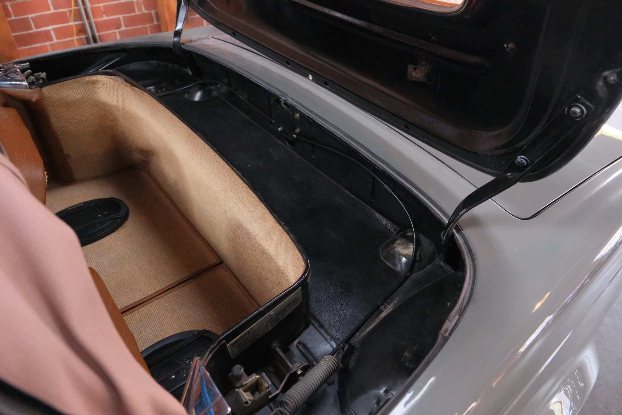1967 Mercedes-Benz 250SL — Interior