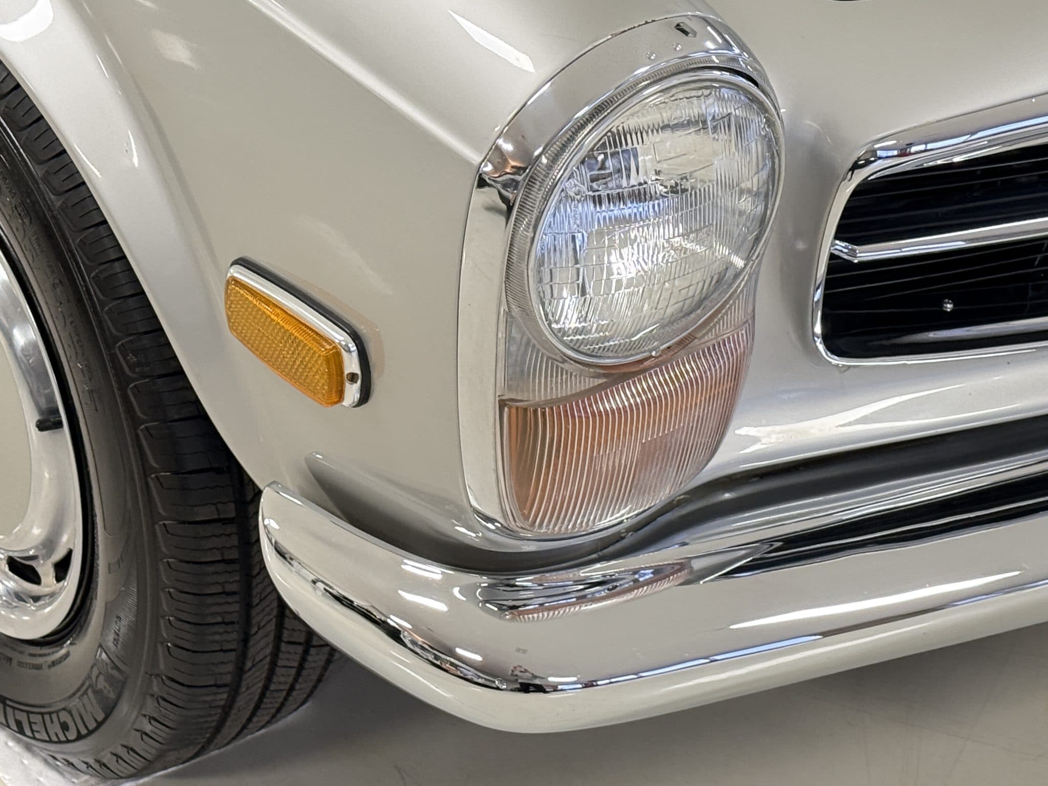 1970 Mercedes-Benz 280SLC — Exterior
