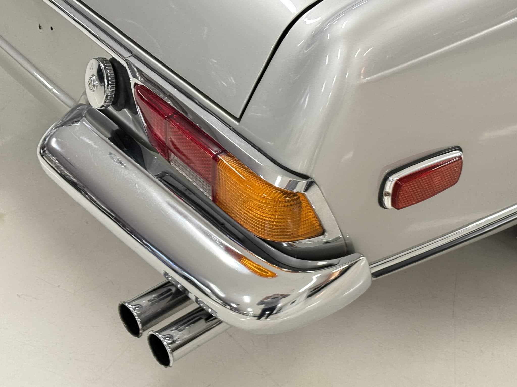 1970 Mercedes-Benz 280SLC — Exterior