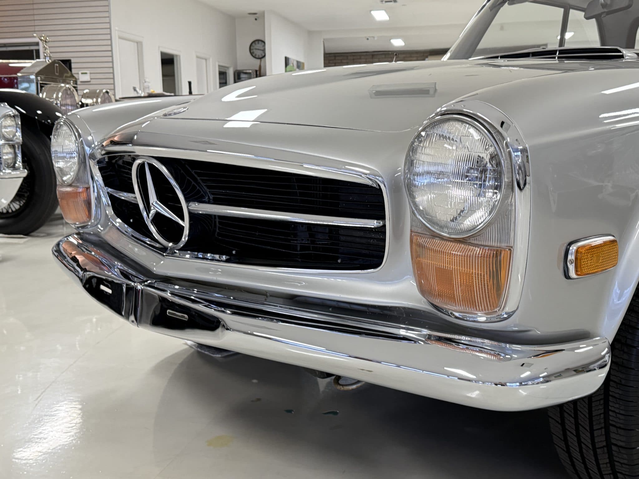 1970 Mercedes-Benz 280SLC — Exterior