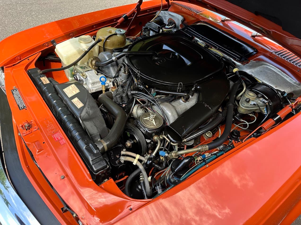 1978 Mercedes-Benz 450SL — Motor