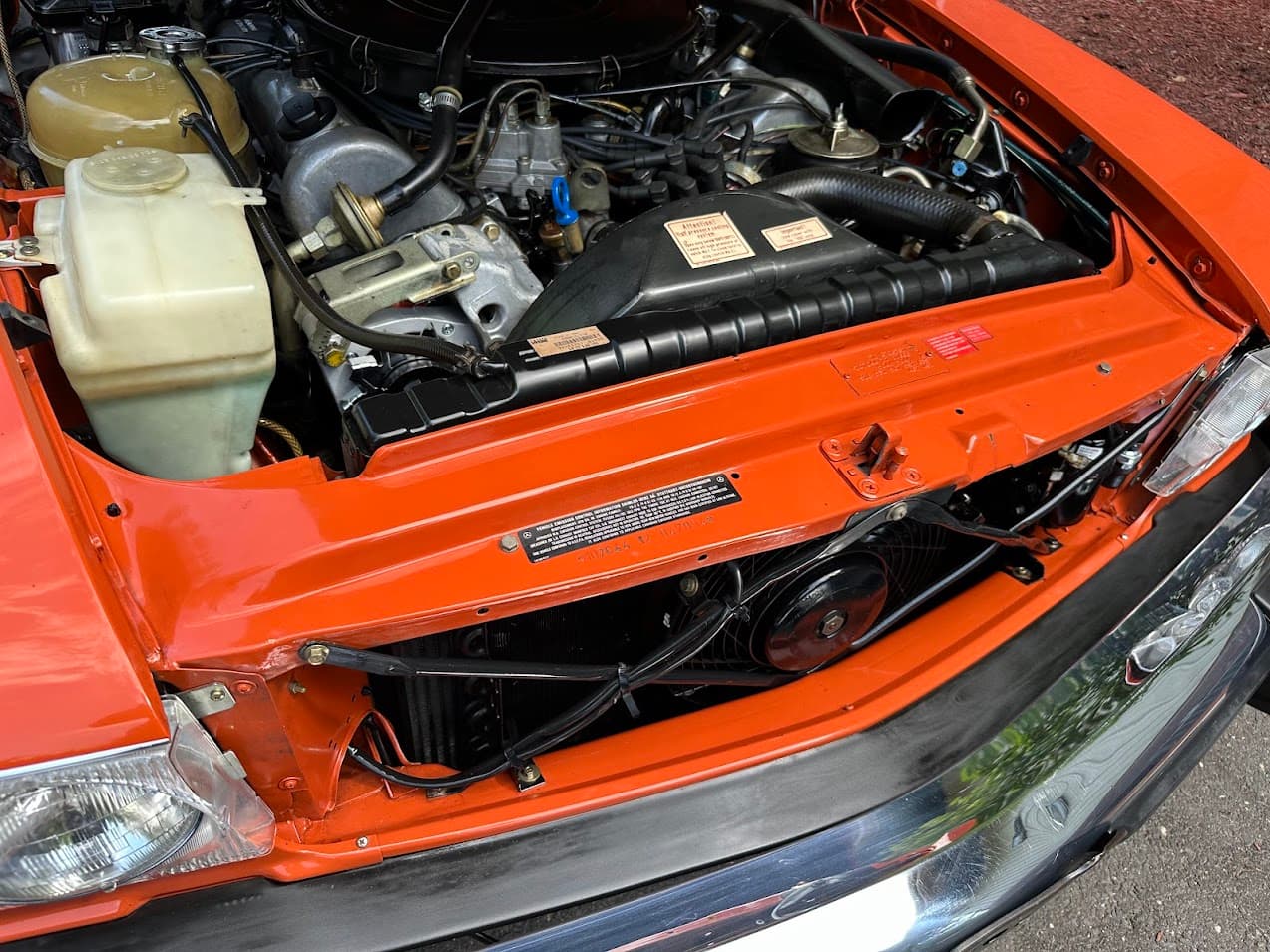 1978 Mercedes-Benz 450SL — Motor