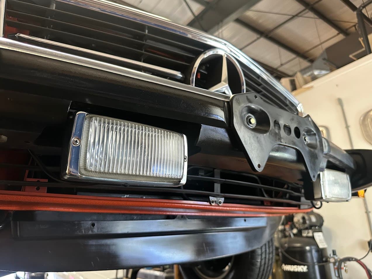 1978 Mercedes-Benz 450SL — Motor