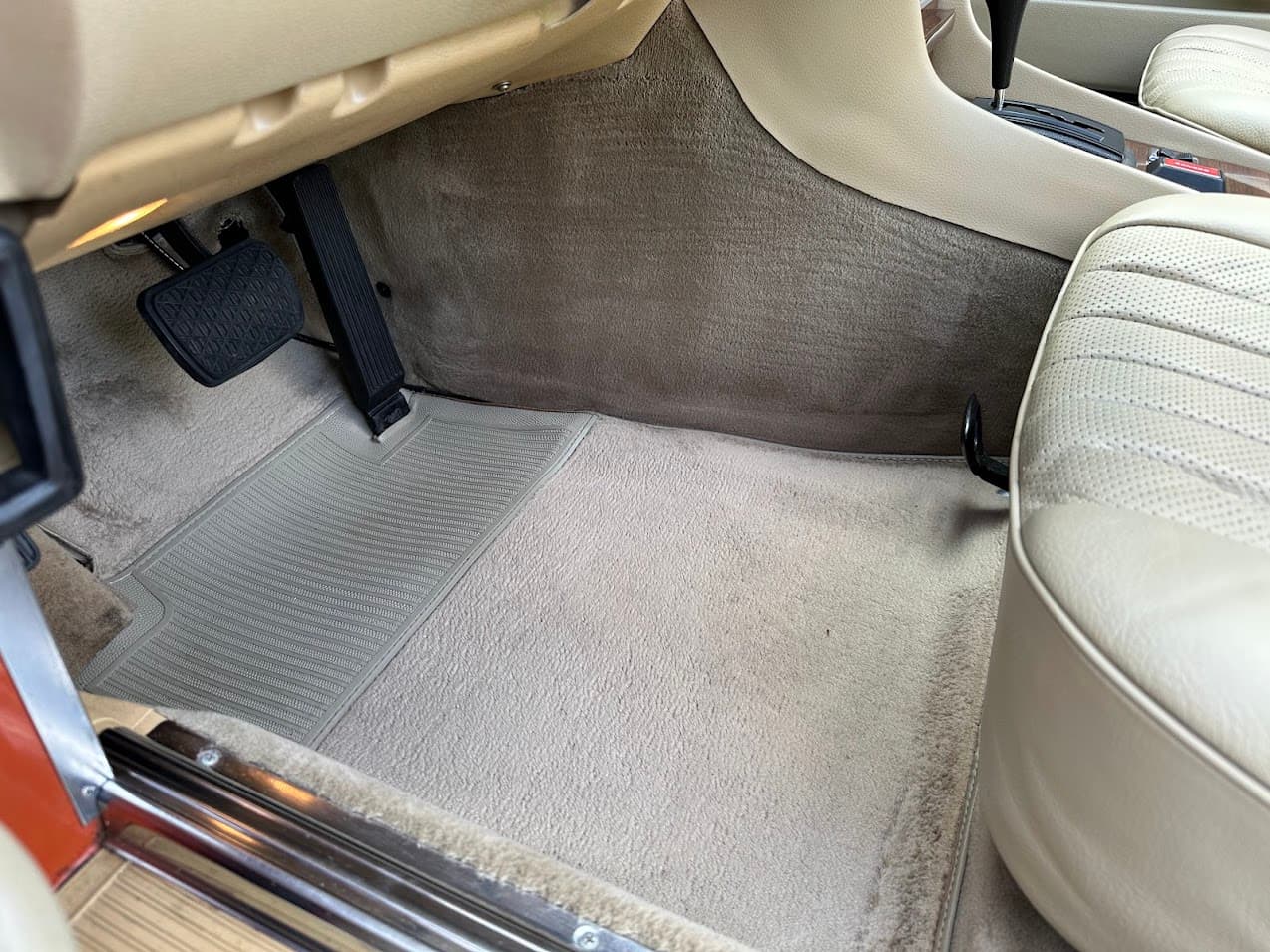 1978 Mercedes-Benz 450SL — Interior