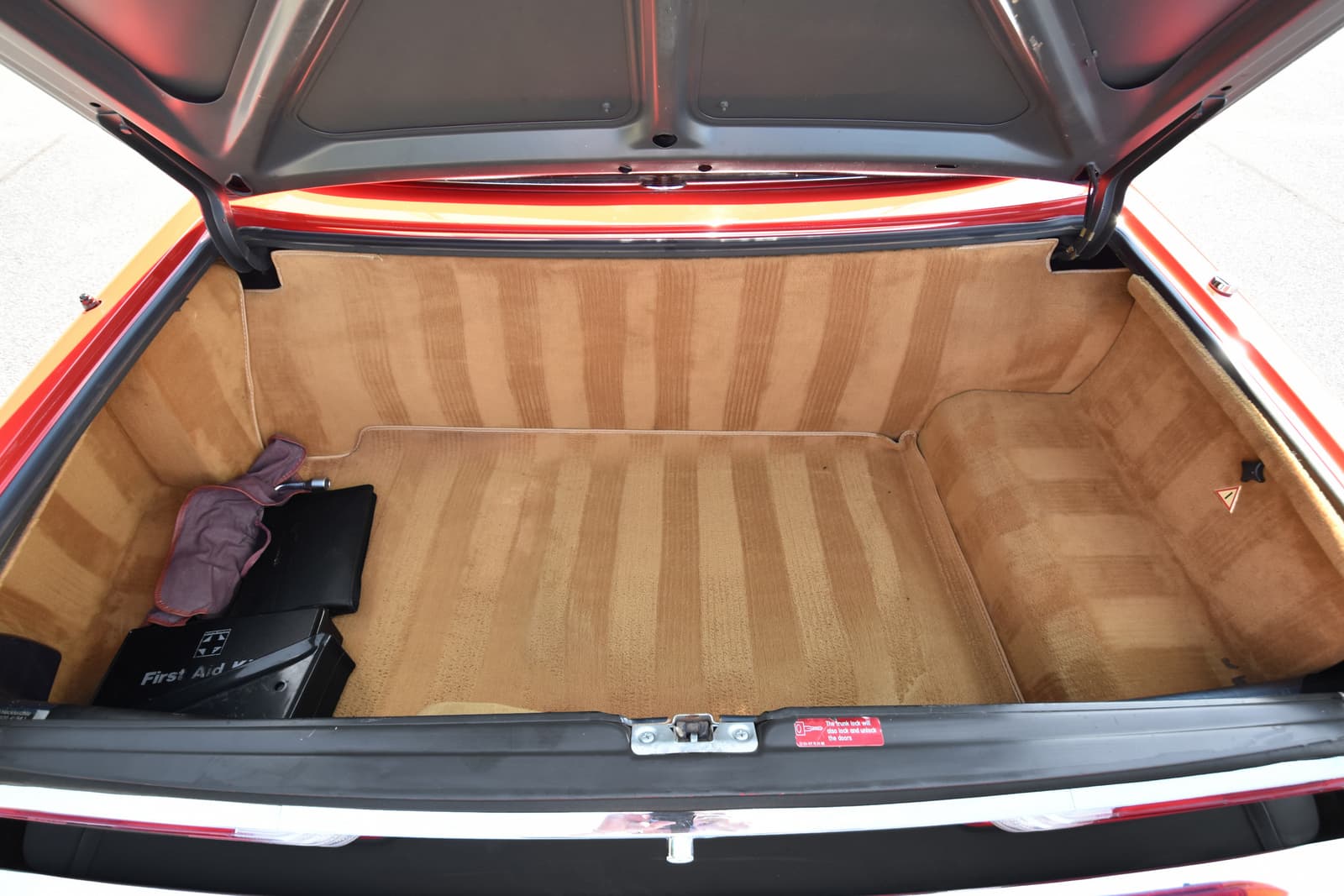 1987 Mercedes-Benz 560SL — Interior