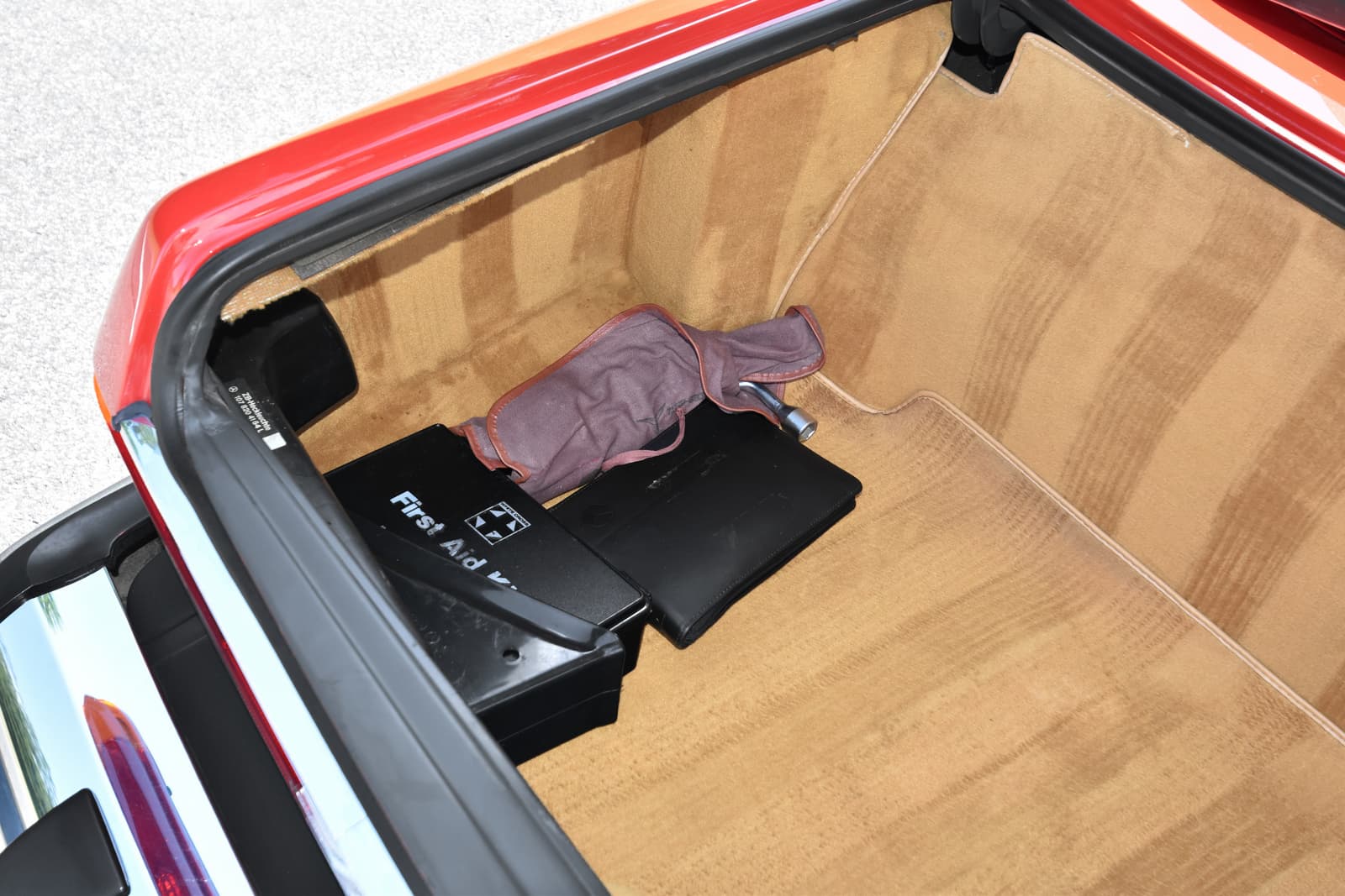 1987 Mercedes-Benz 560SL — Interior