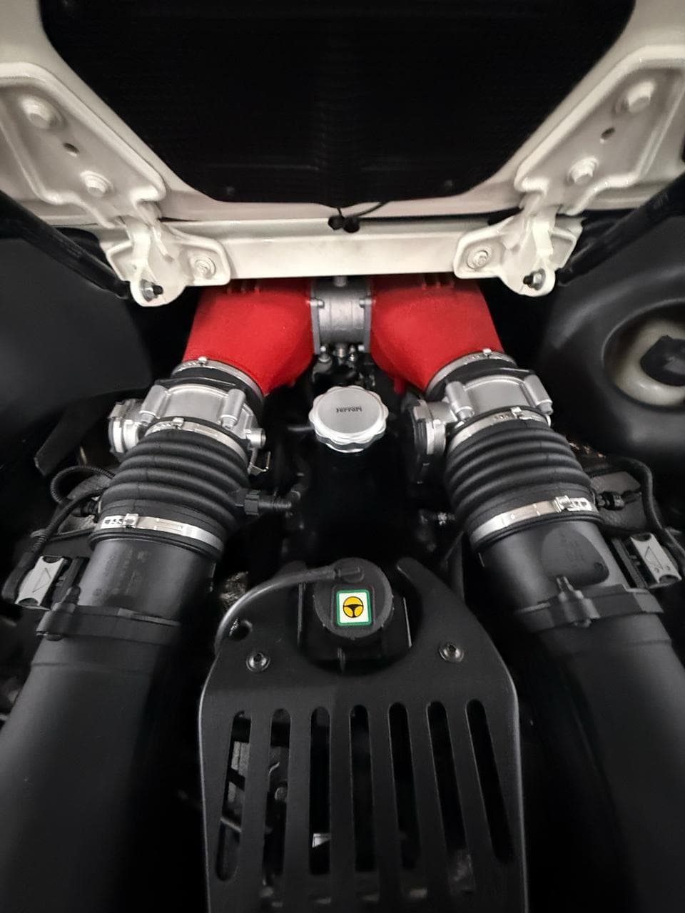 2015 Ferrari 458 Spider — Motor