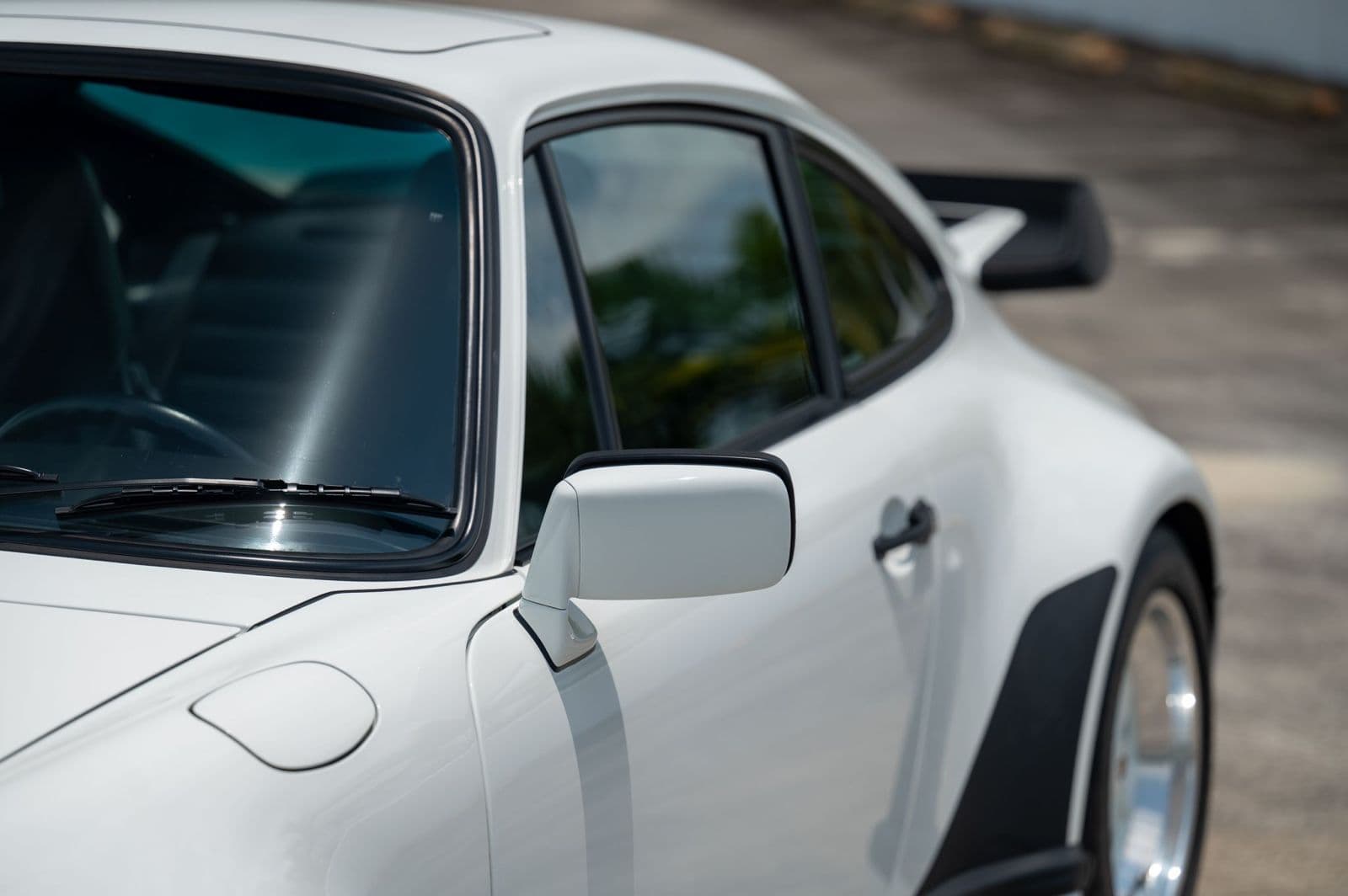 1988 Porsche 911 Turbo (930) — Centre Console