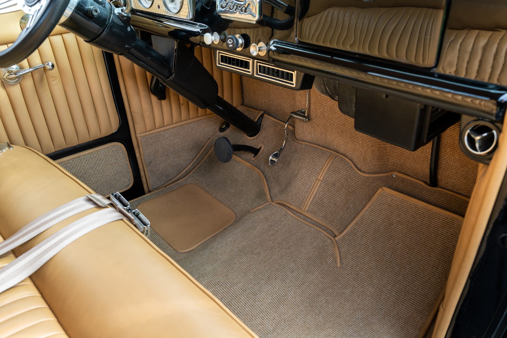 1940 Ford Pickup - Interior