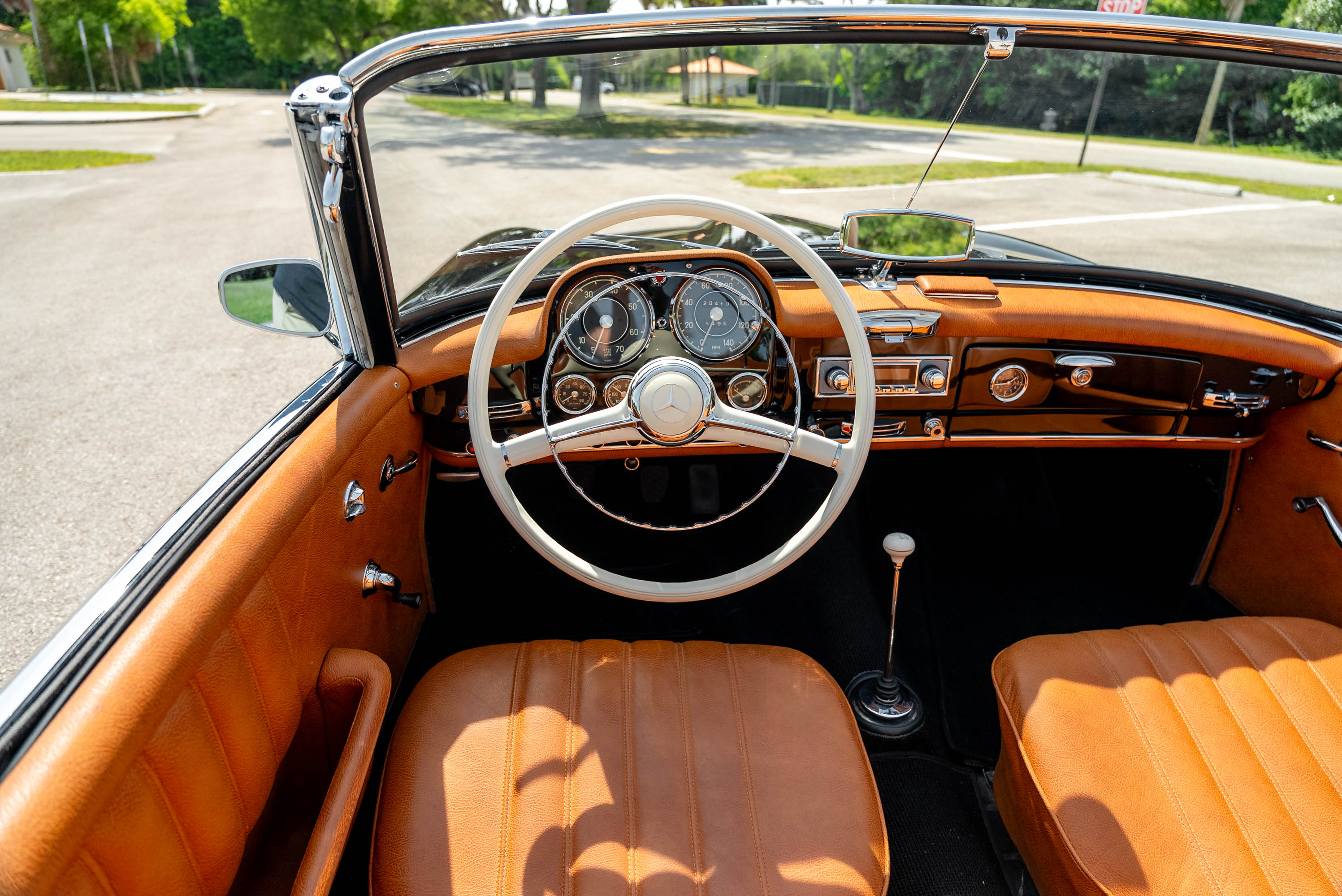 1957 Mercedes-Benz 190SL - Interior
