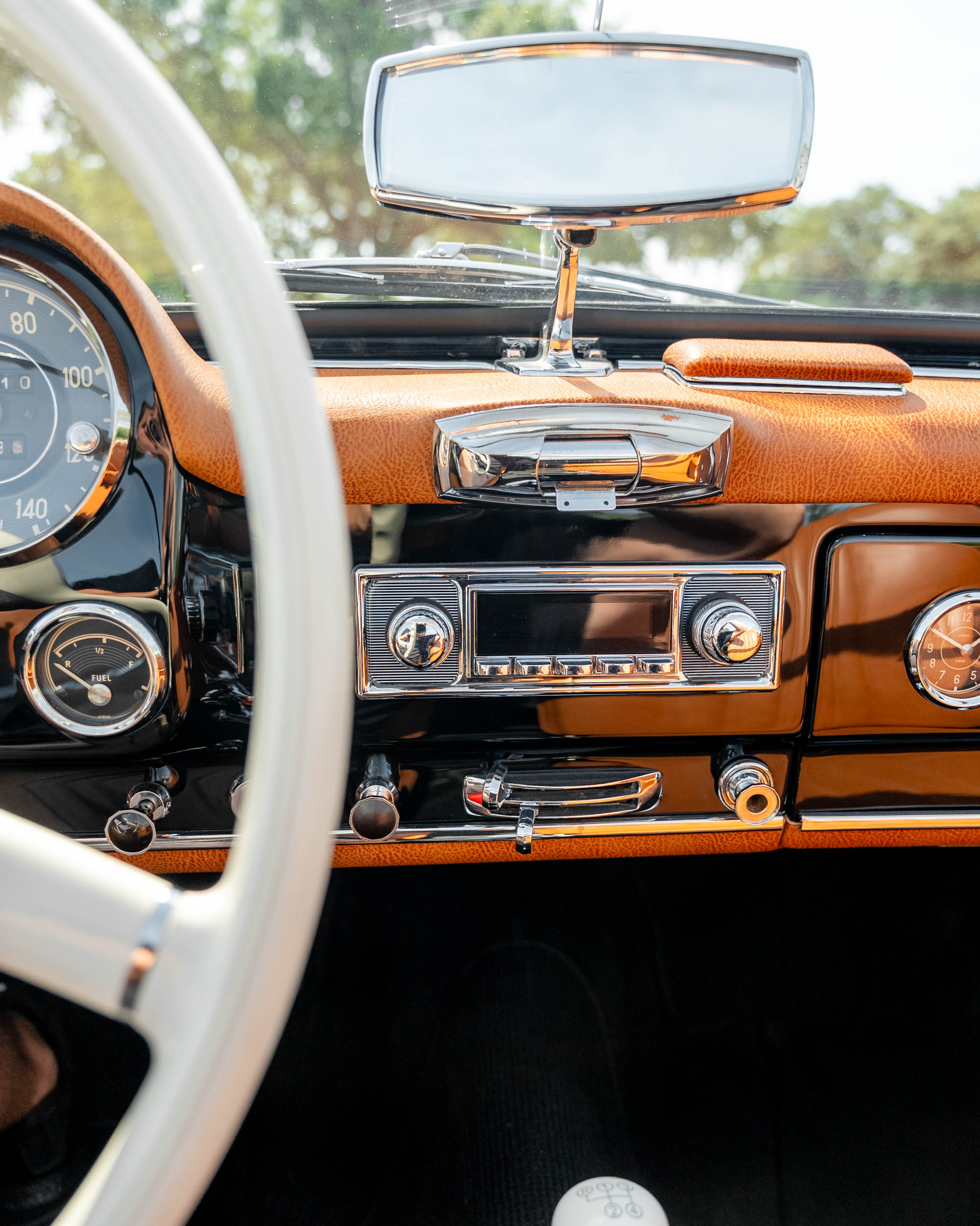 1957 Mercedes-Benz 190SL - Interior