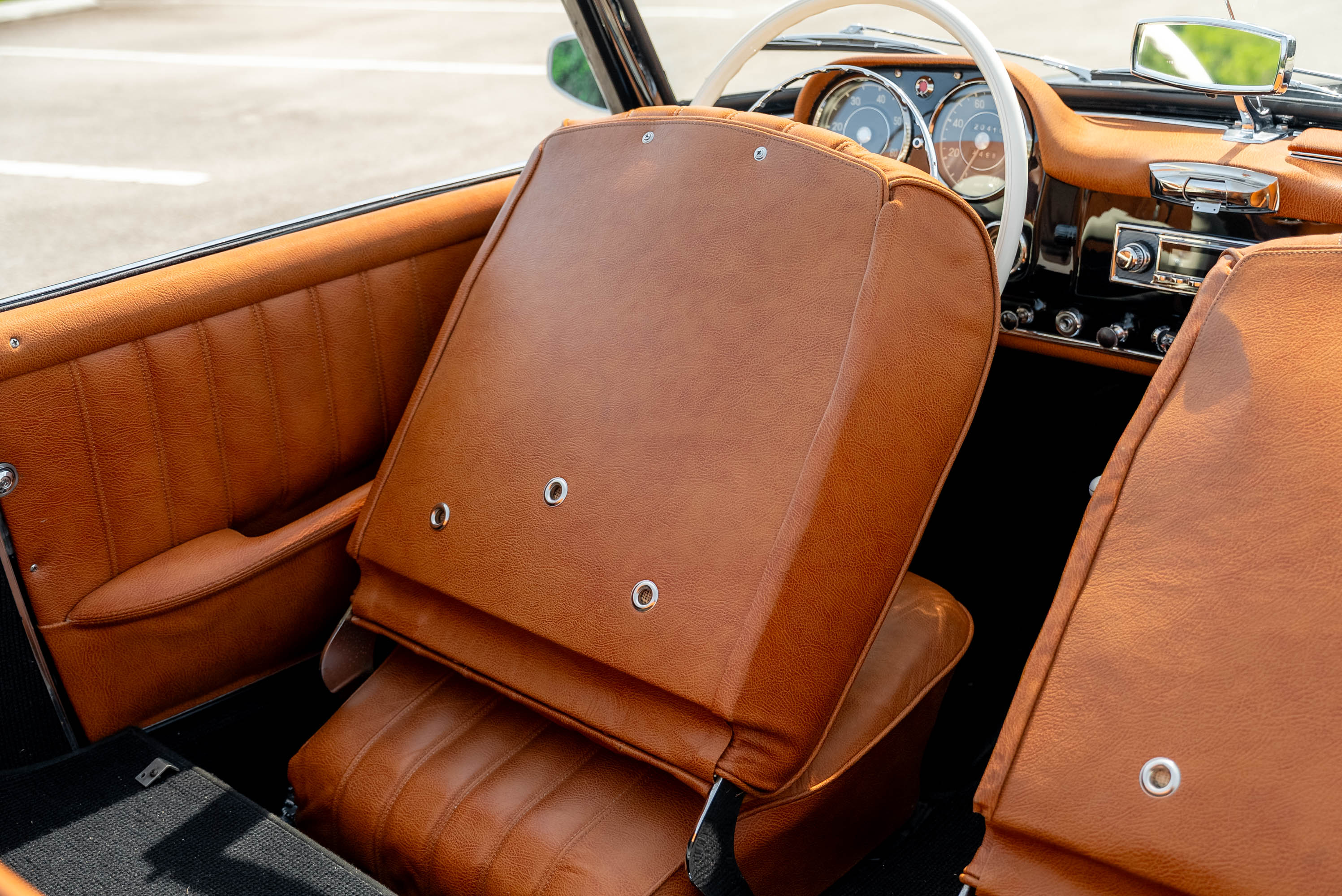 1957 Mercedes-Benz 190SL - Interior
