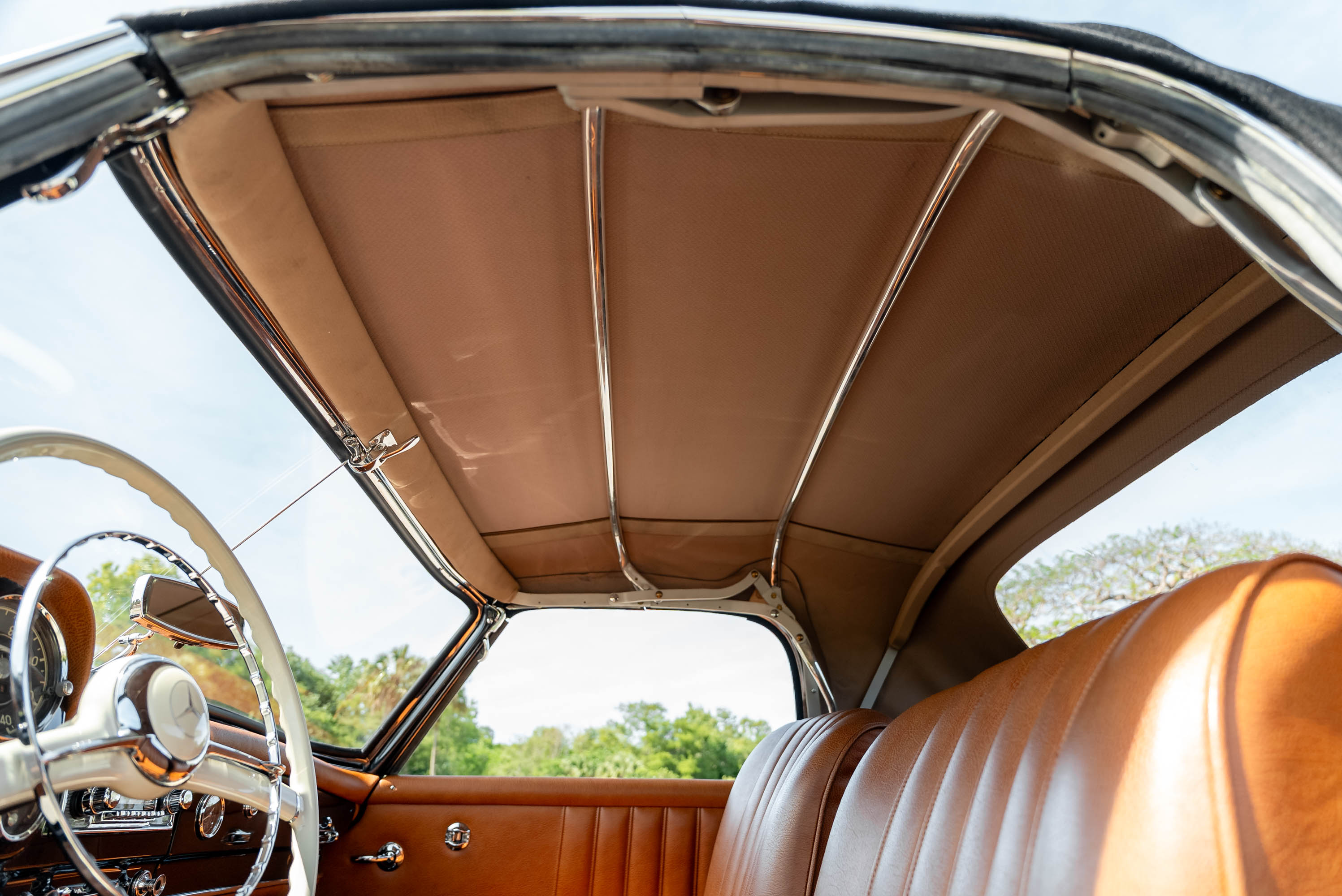 1957 Mercedes-Benz 190SL - Interior