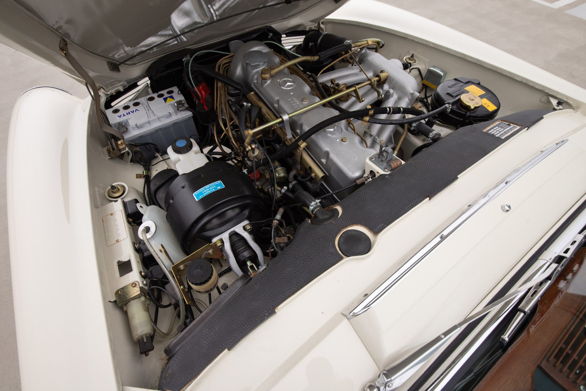 1965 Mercedes-Benz 230SL - Motor