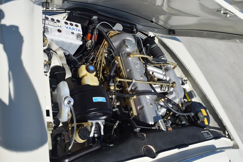 1965 Mercedes-Benz 230SL - Motor