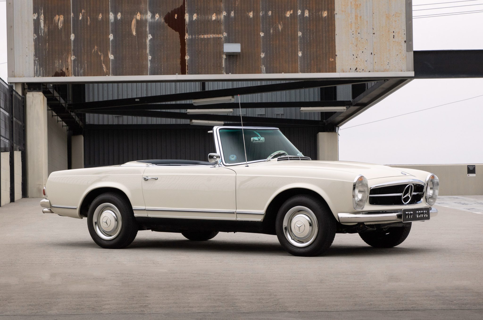 1965 Mercedes-Benz 230SL - Exterior