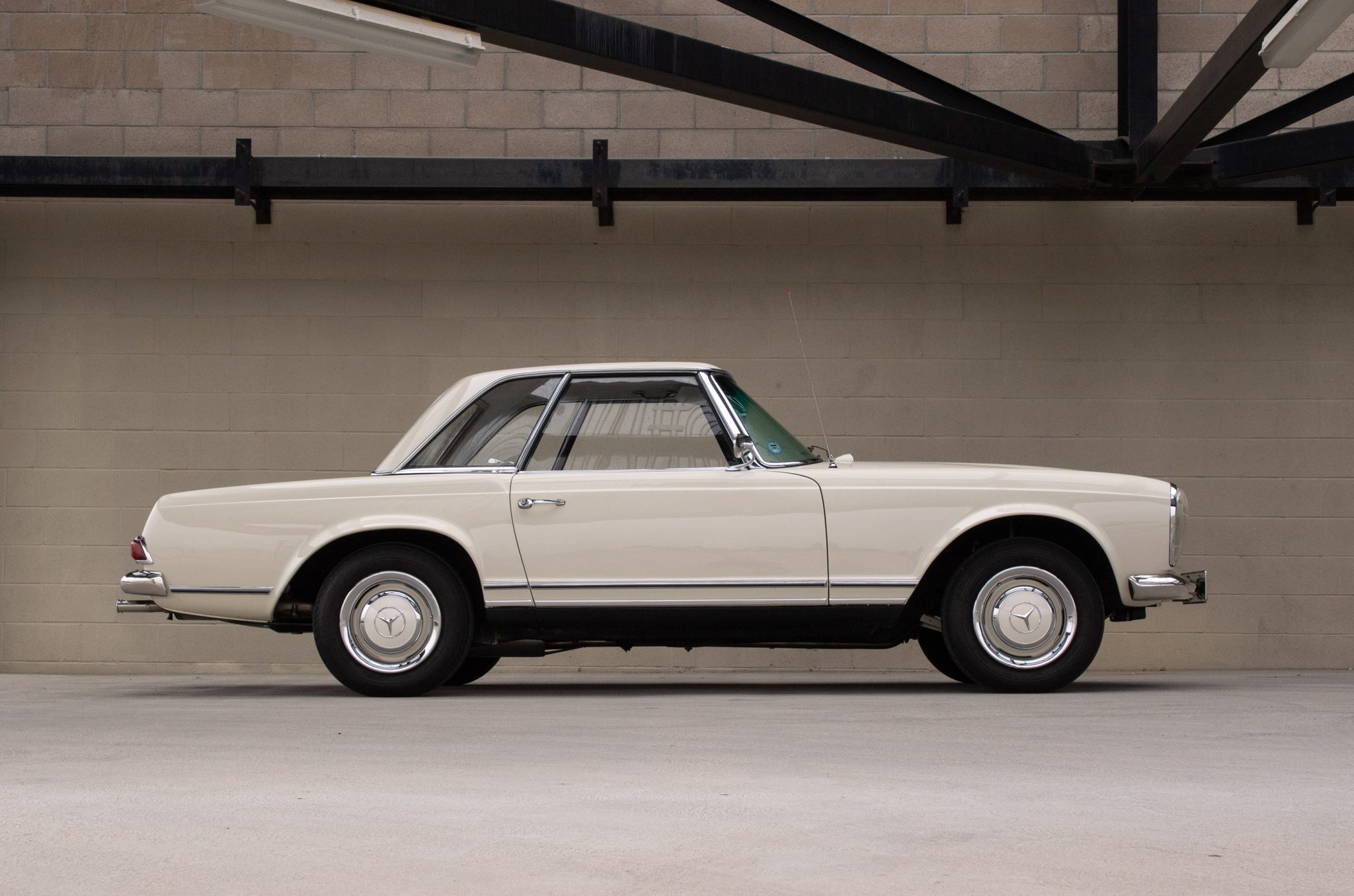 1965 Mercedes-Benz 230SL - Exterior