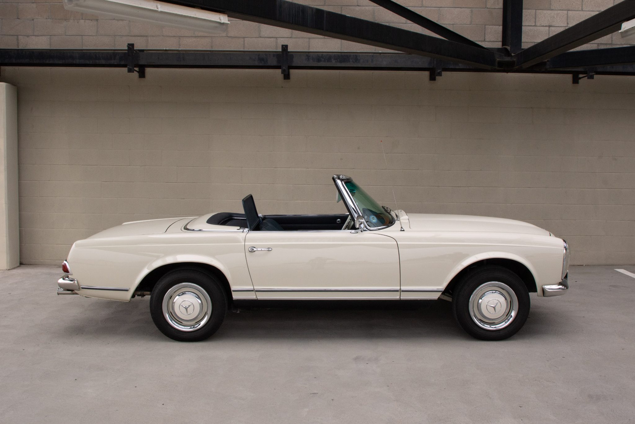 1965 Mercedes-Benz 230SL - Exterior