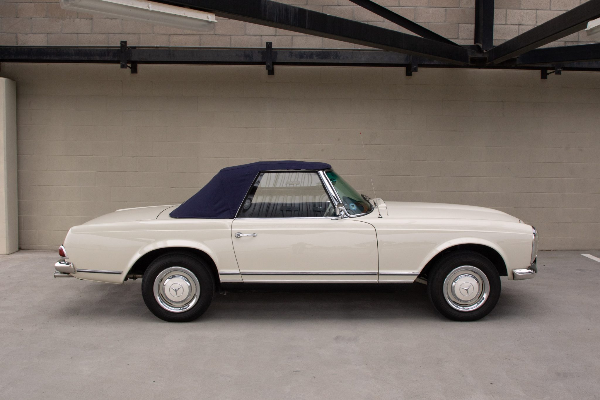 1965 Mercedes-Benz 230SL - Exterior