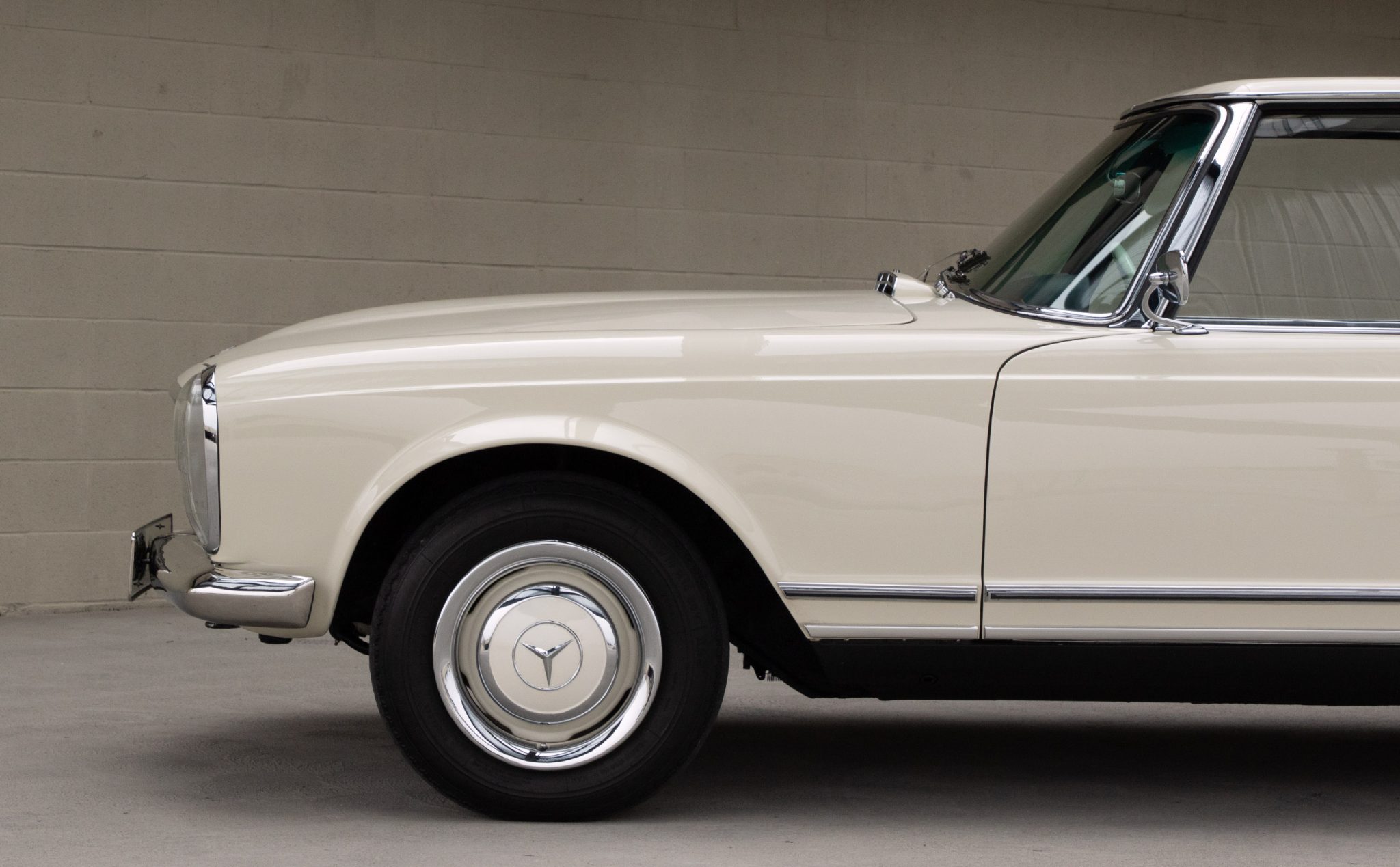 1965 Mercedes-Benz 230SL - Exterior