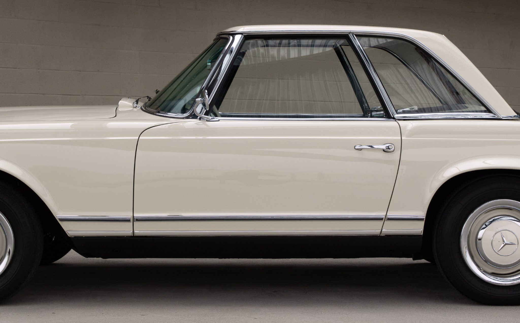1965 Mercedes-Benz 230SL - Exterior