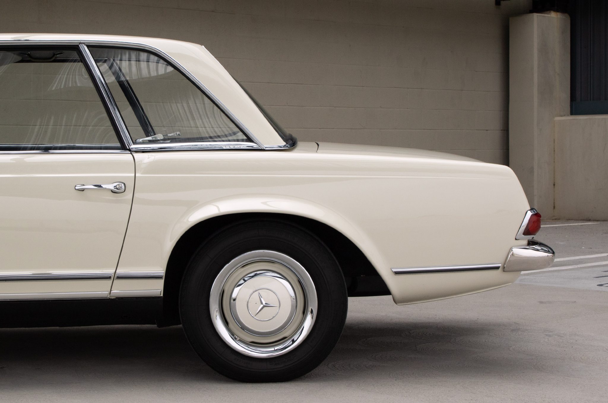 1965 Mercedes-Benz 230SL - Exterior