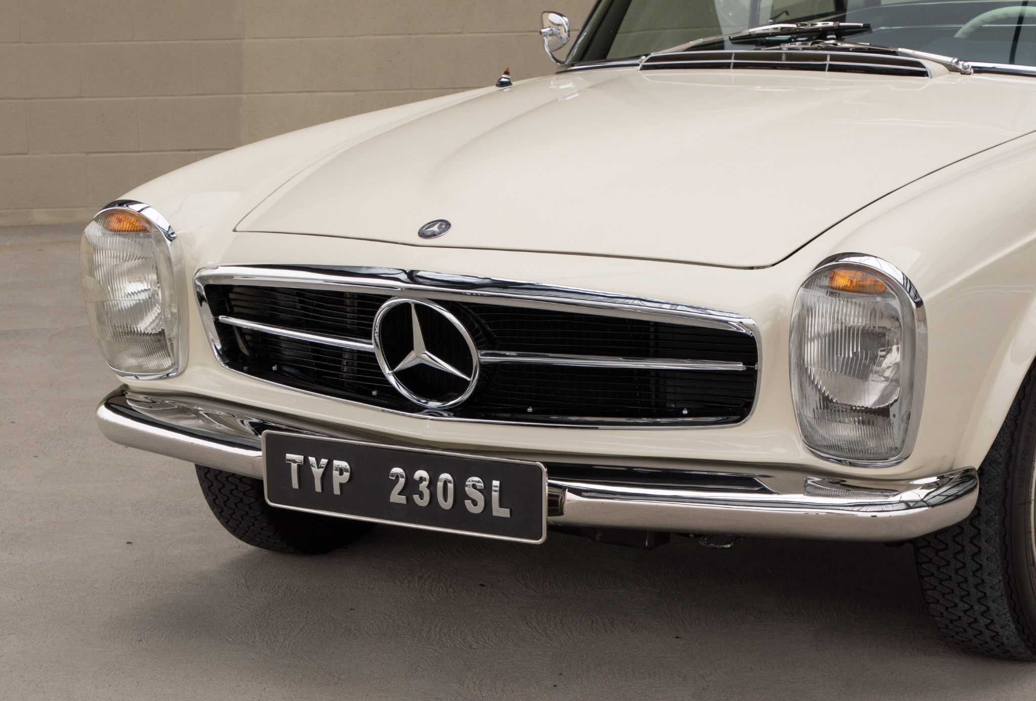 1965 Mercedes-Benz 230SL - Exterior