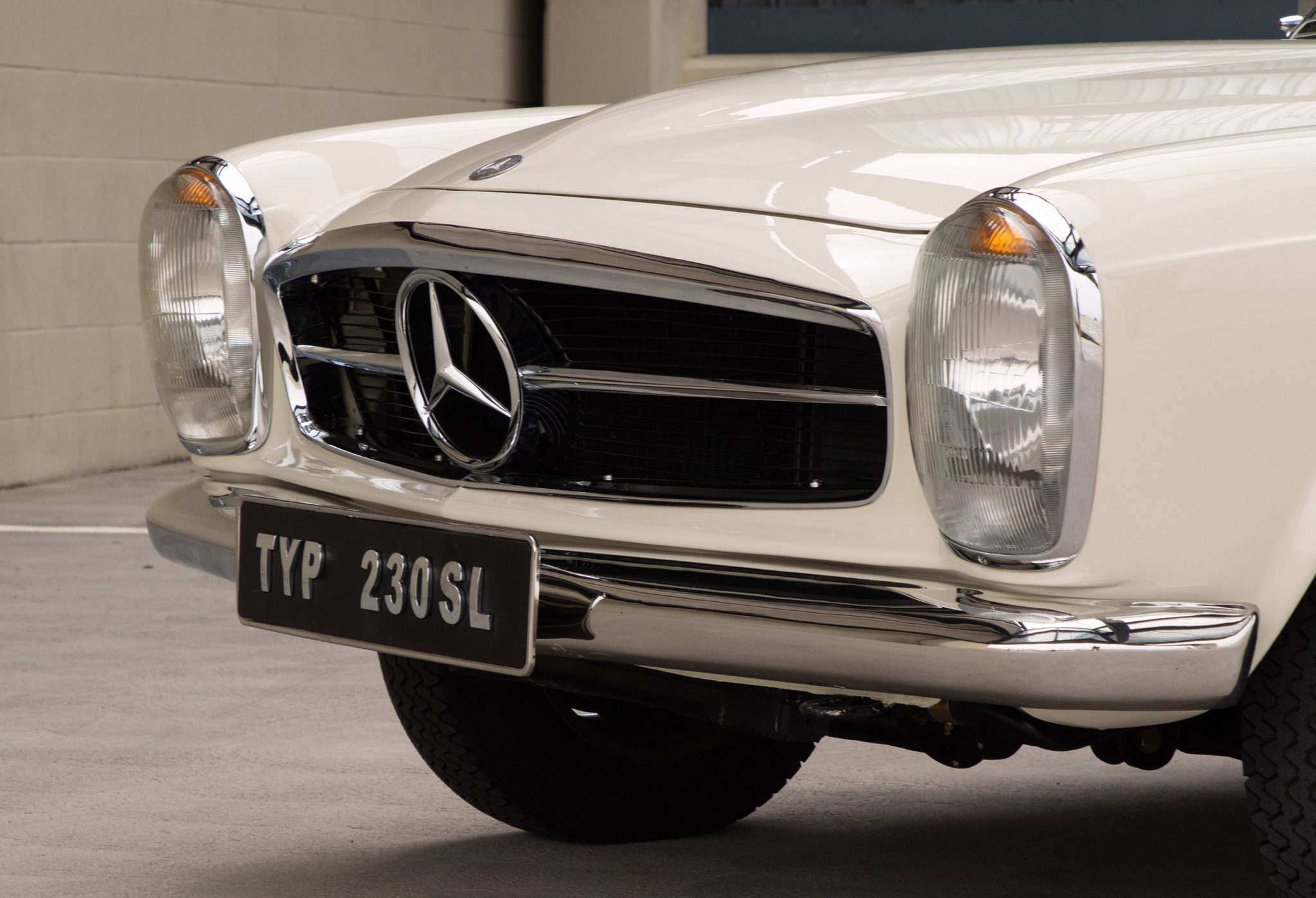 1965 Mercedes-Benz 230SL - Exterior