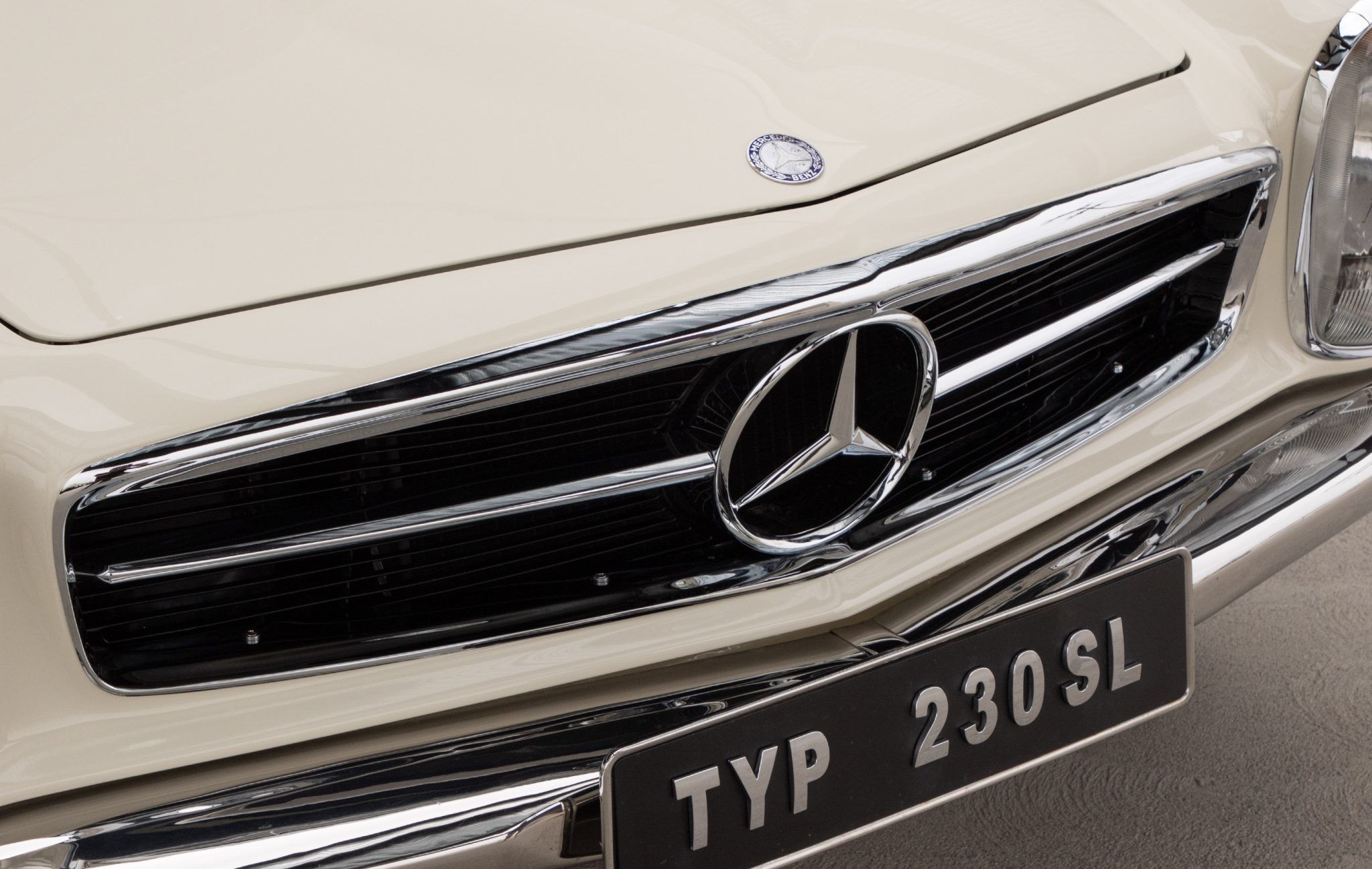 1965 Mercedes-Benz 230SL - Exterior