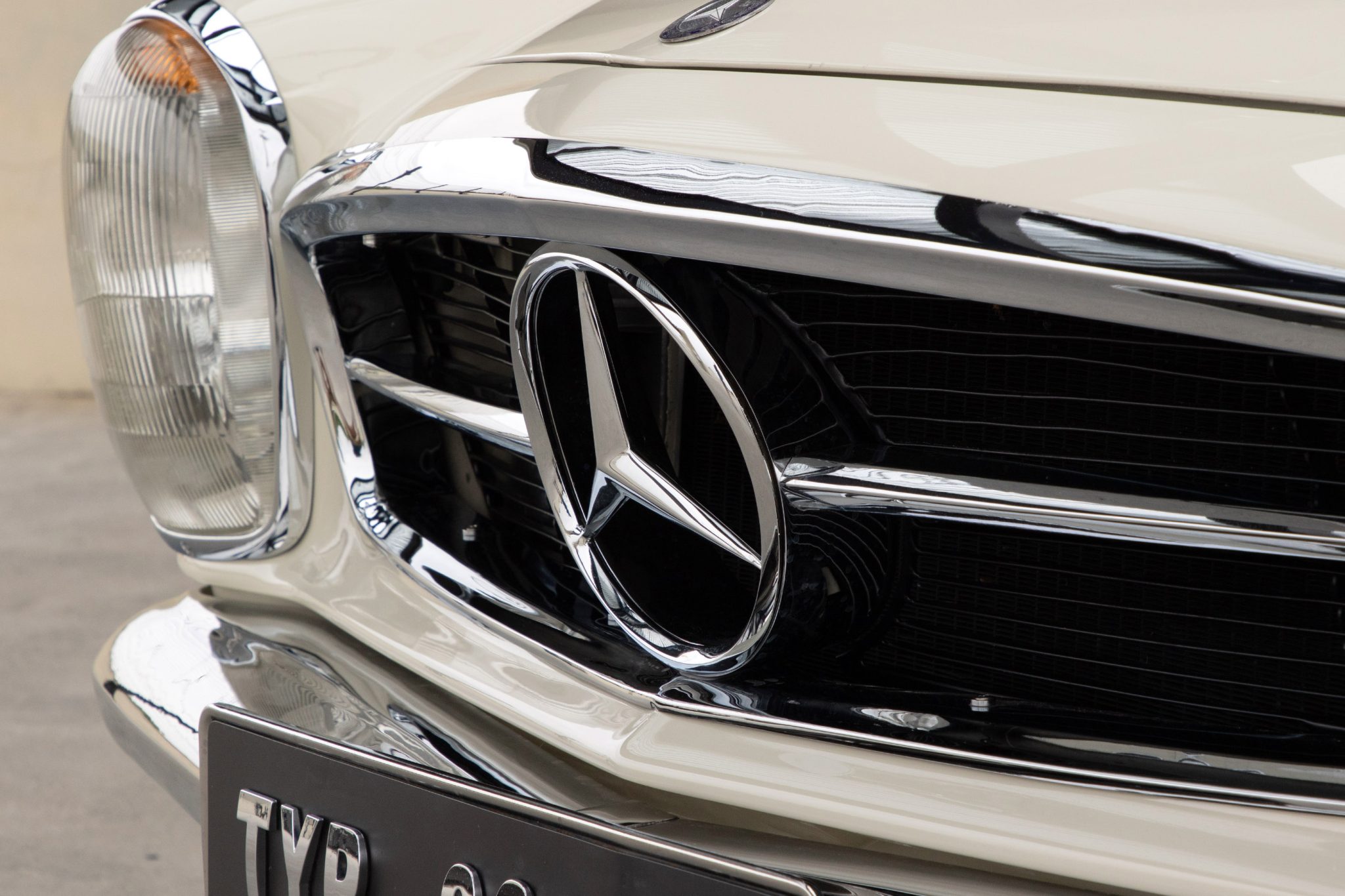 1965 Mercedes-Benz 230SL - Exterior