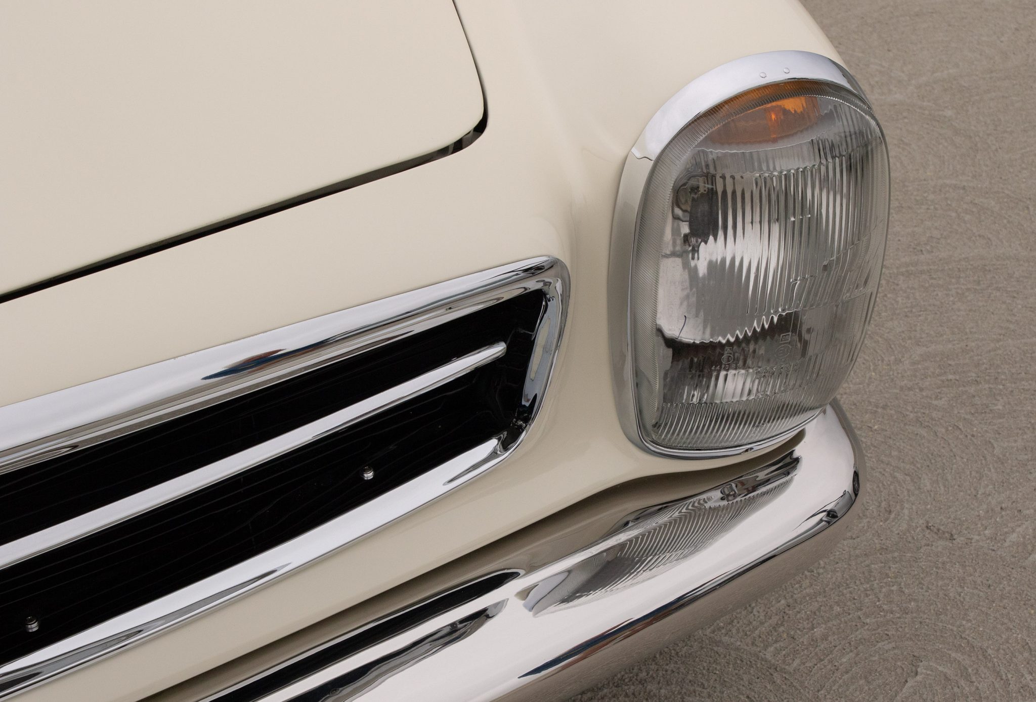 1965 Mercedes-Benz 230SL - Exterior