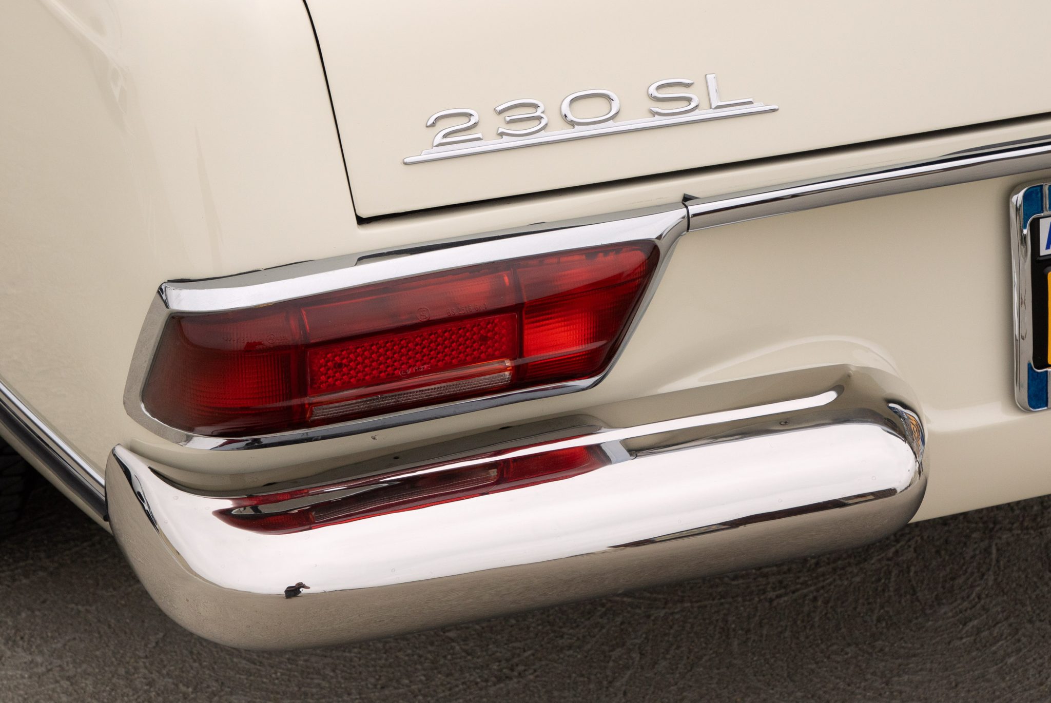 1965 Mercedes-Benz 230SL - Exterior