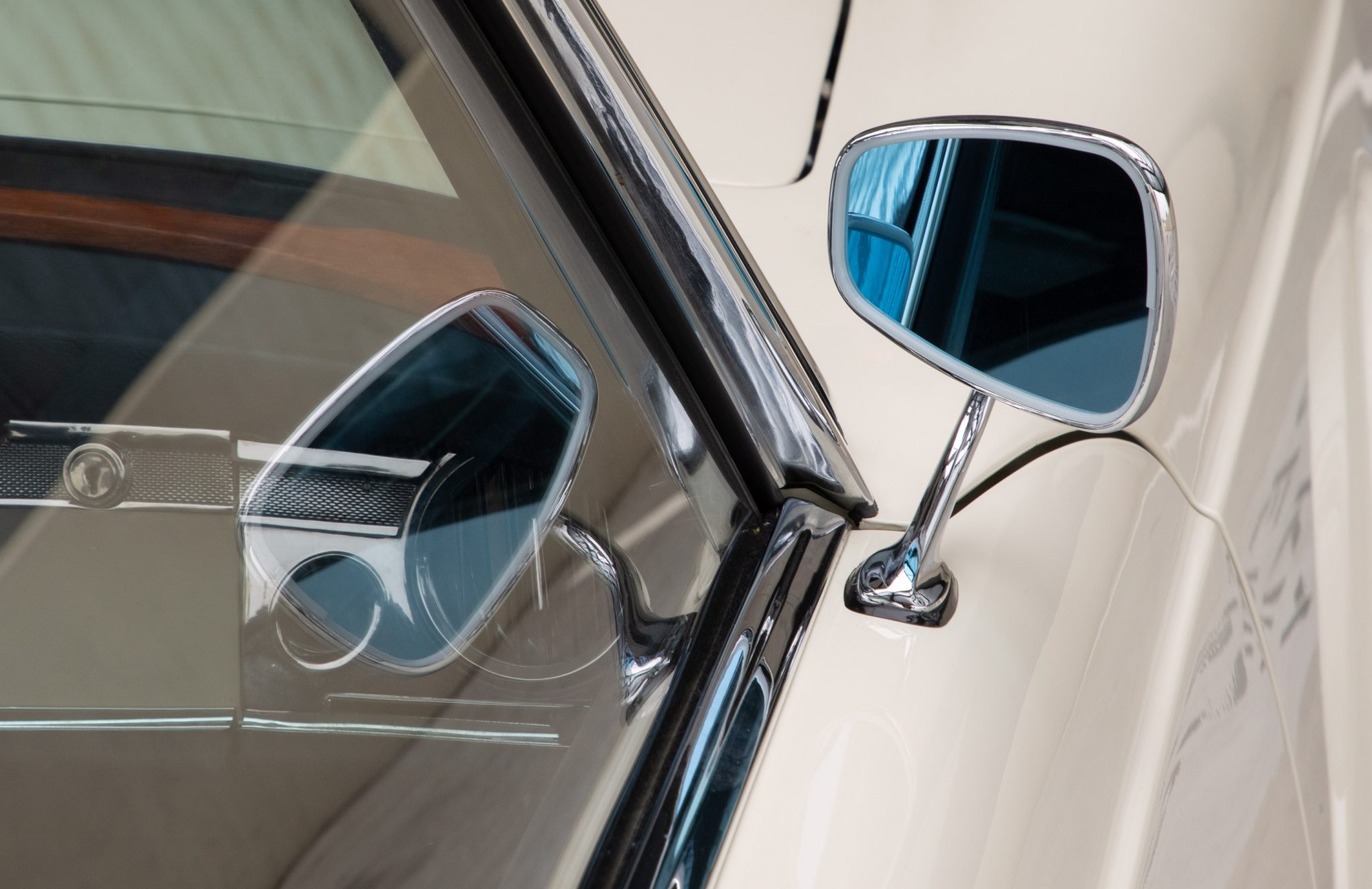 1965 Mercedes-Benz 230SL - Exterior