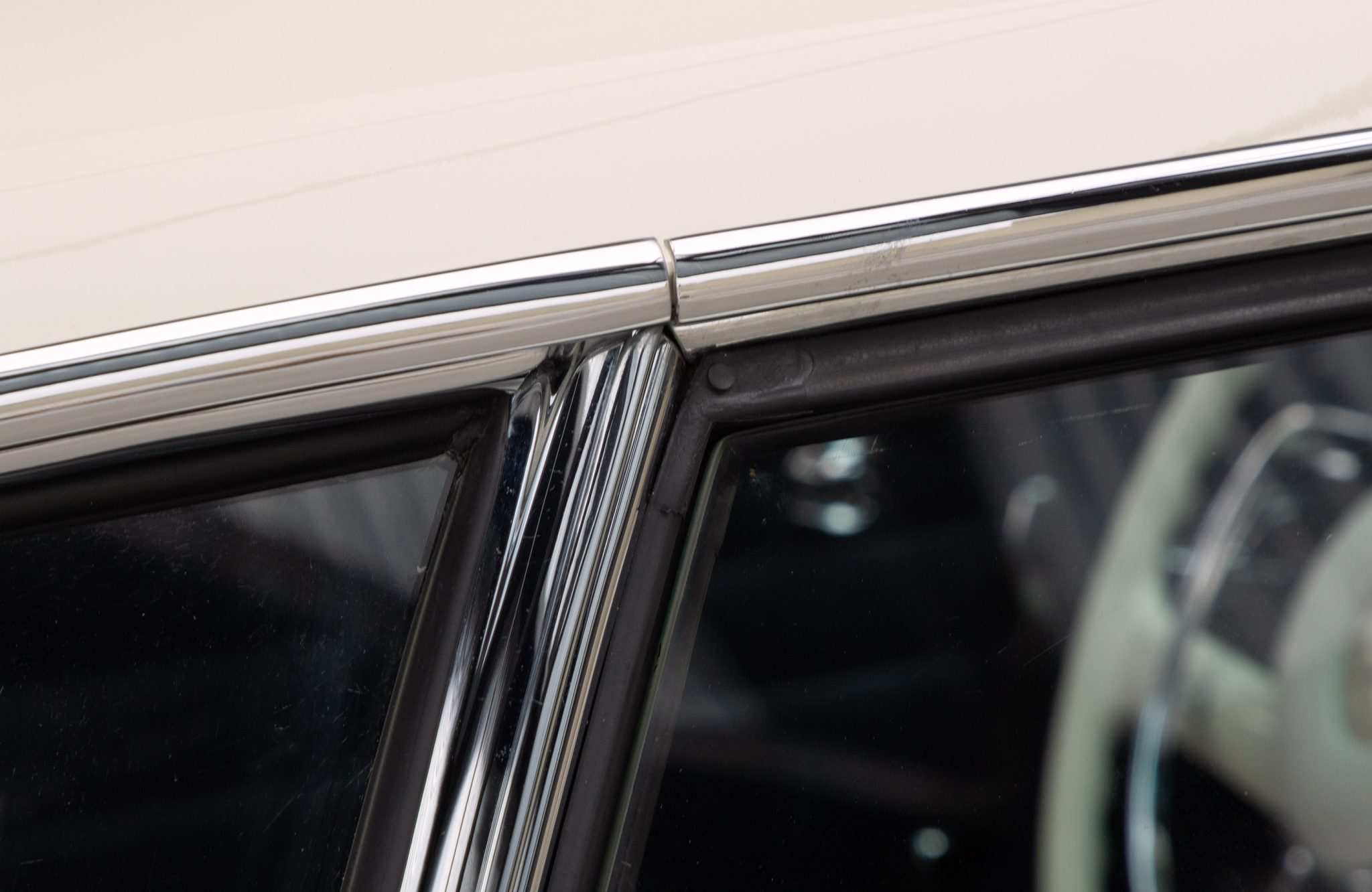 1965 Mercedes-Benz 230SL - Exterior