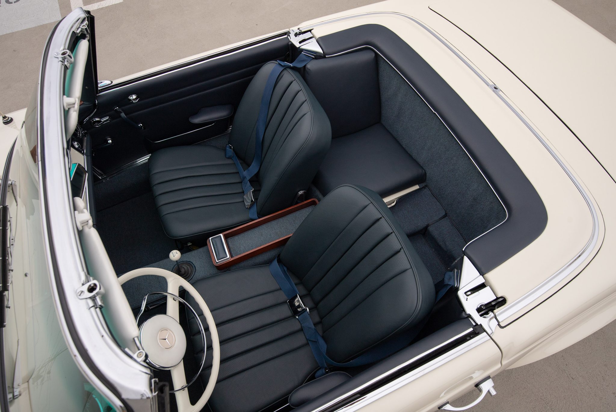 1965 Mercedes-Benz 230SL - Exterior
