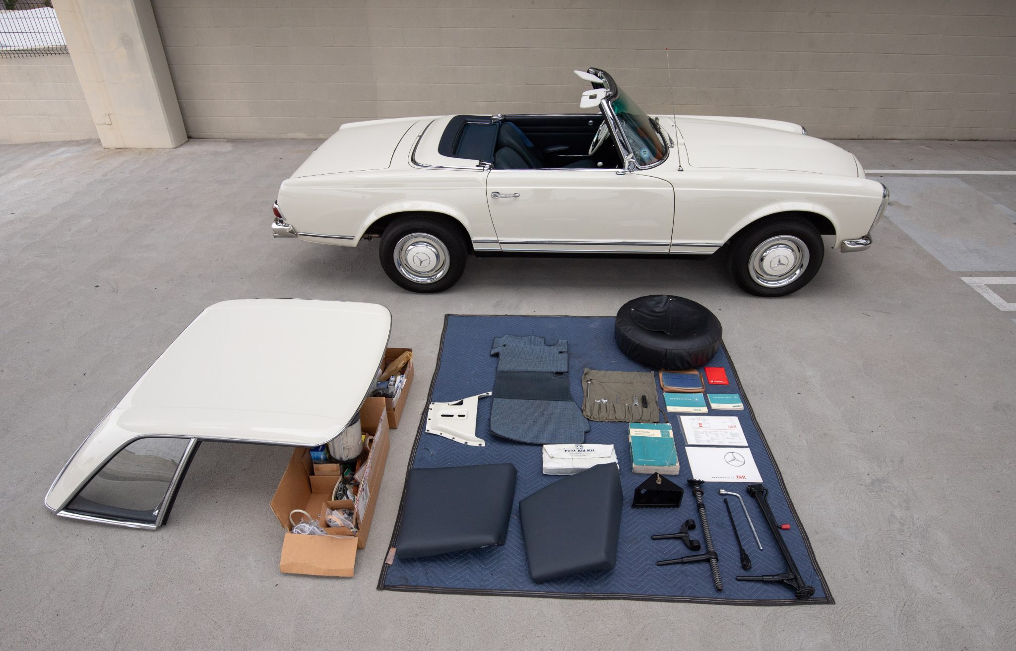 1965 Mercedes-Benz 230SL - Exterior