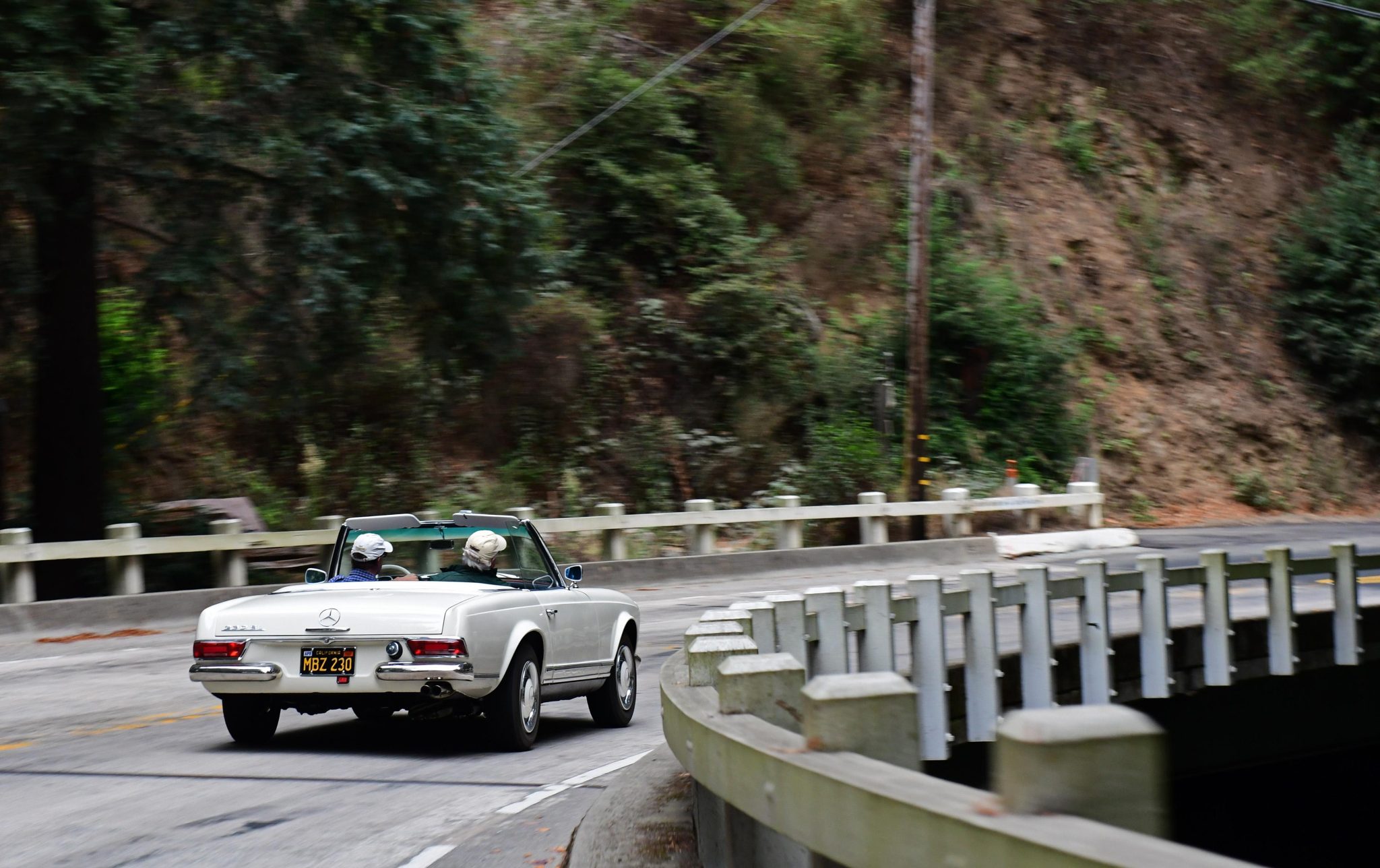 Discos Girling delanteros, tambores ATE traseros - 1965 Mercedes-Benz 230SL - Exterior