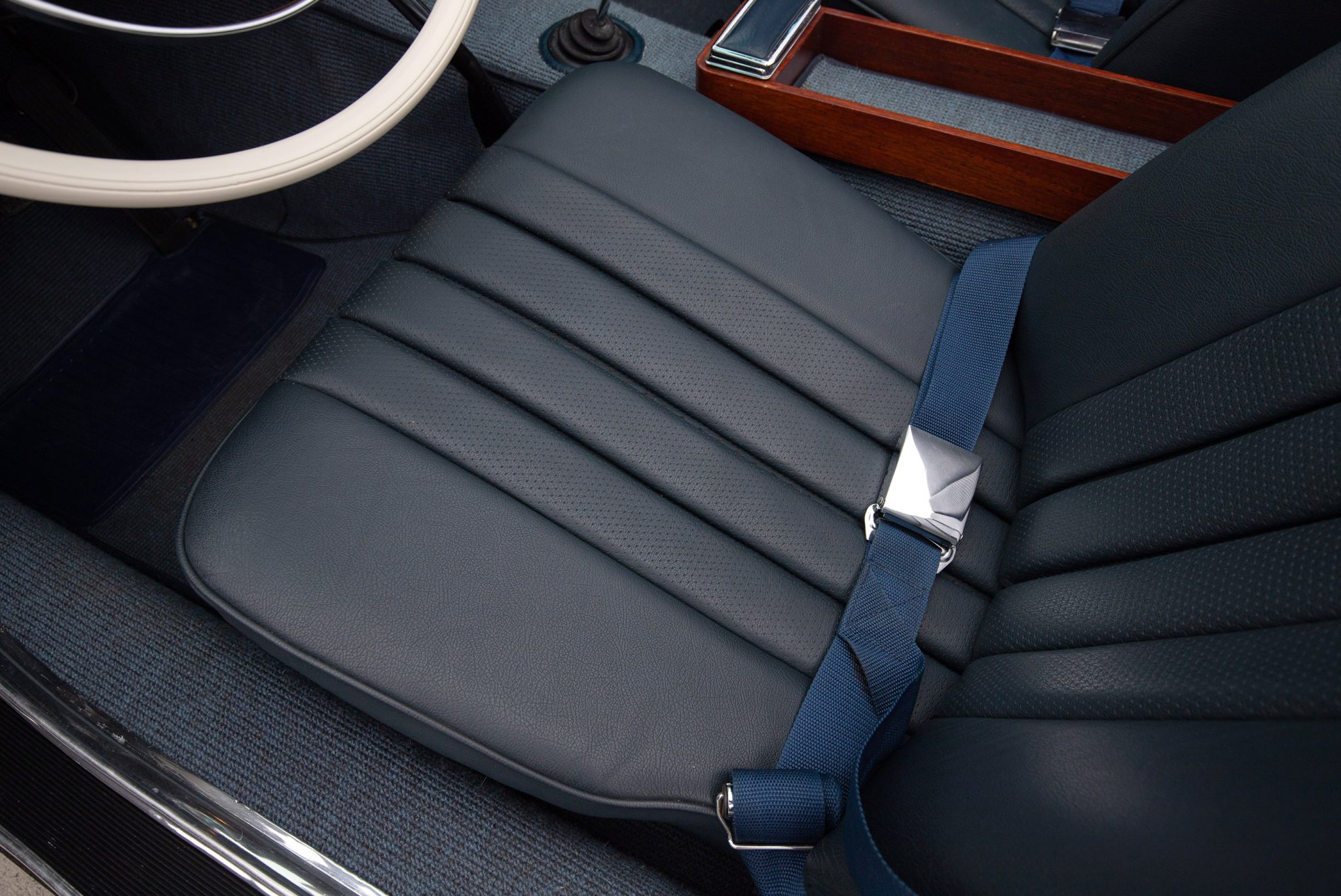 1965 Mercedes-Benz 230SL - Interior