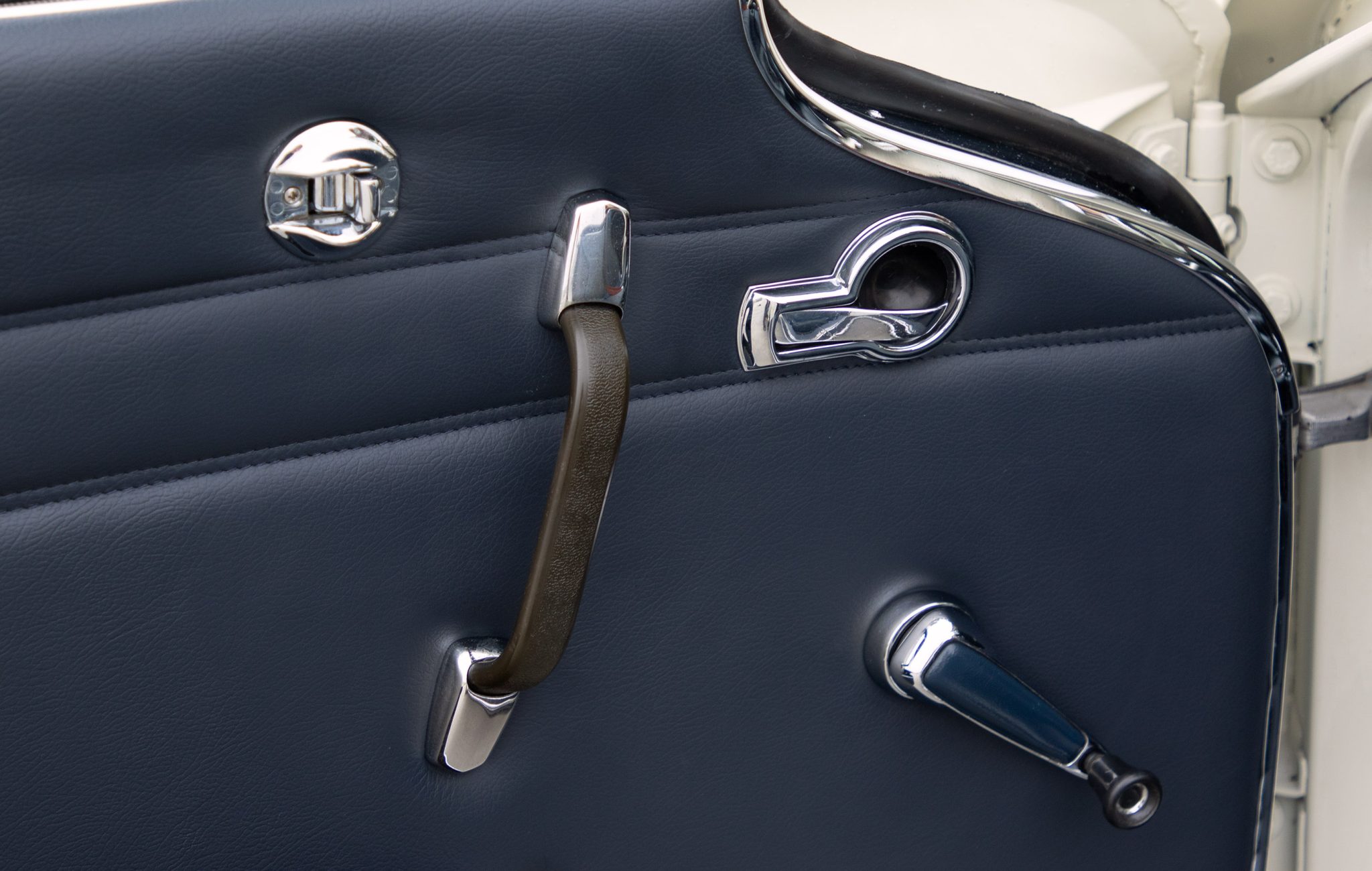 1965 Mercedes-Benz 230SL - Interior